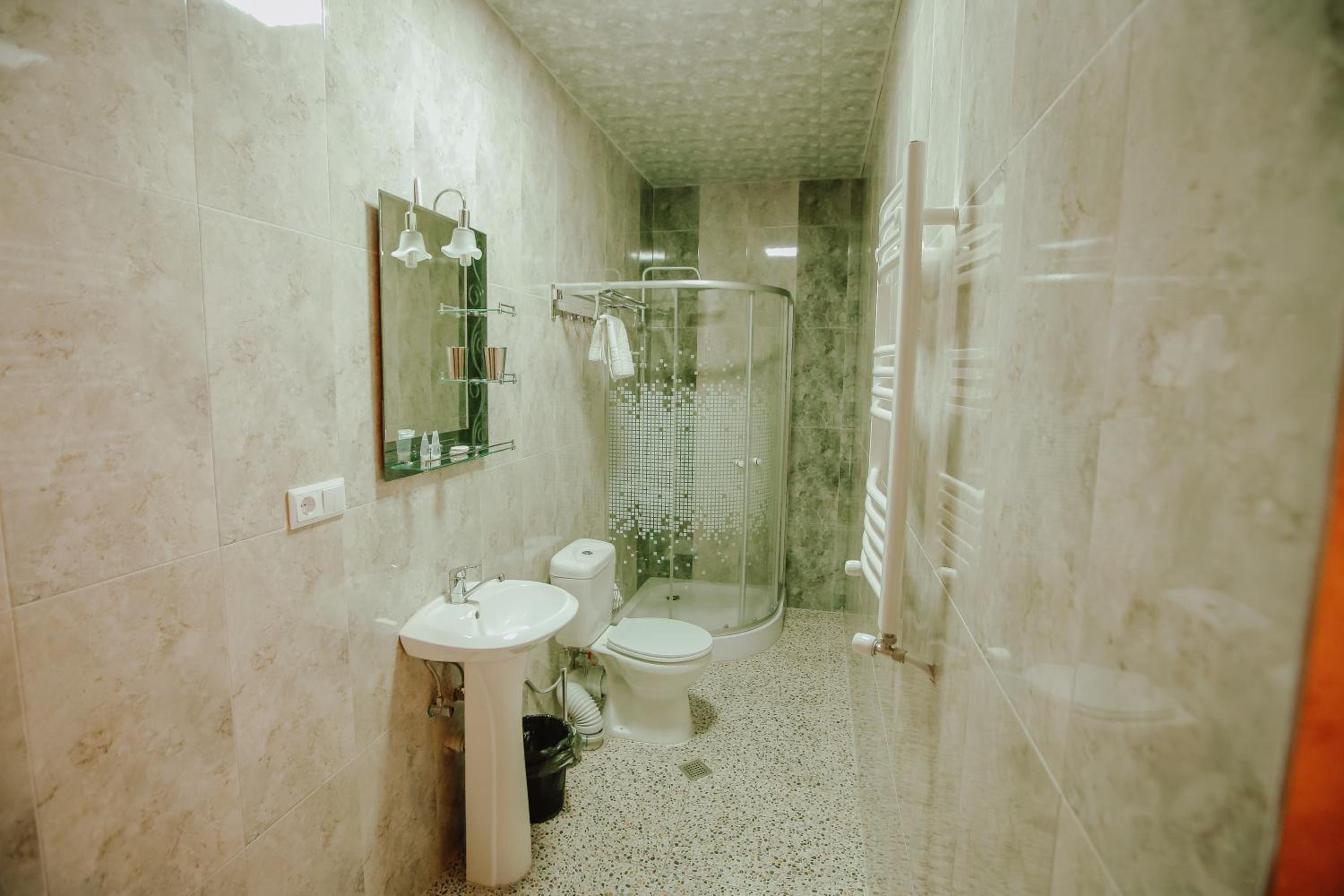 Standard Twin Room - Photo 3