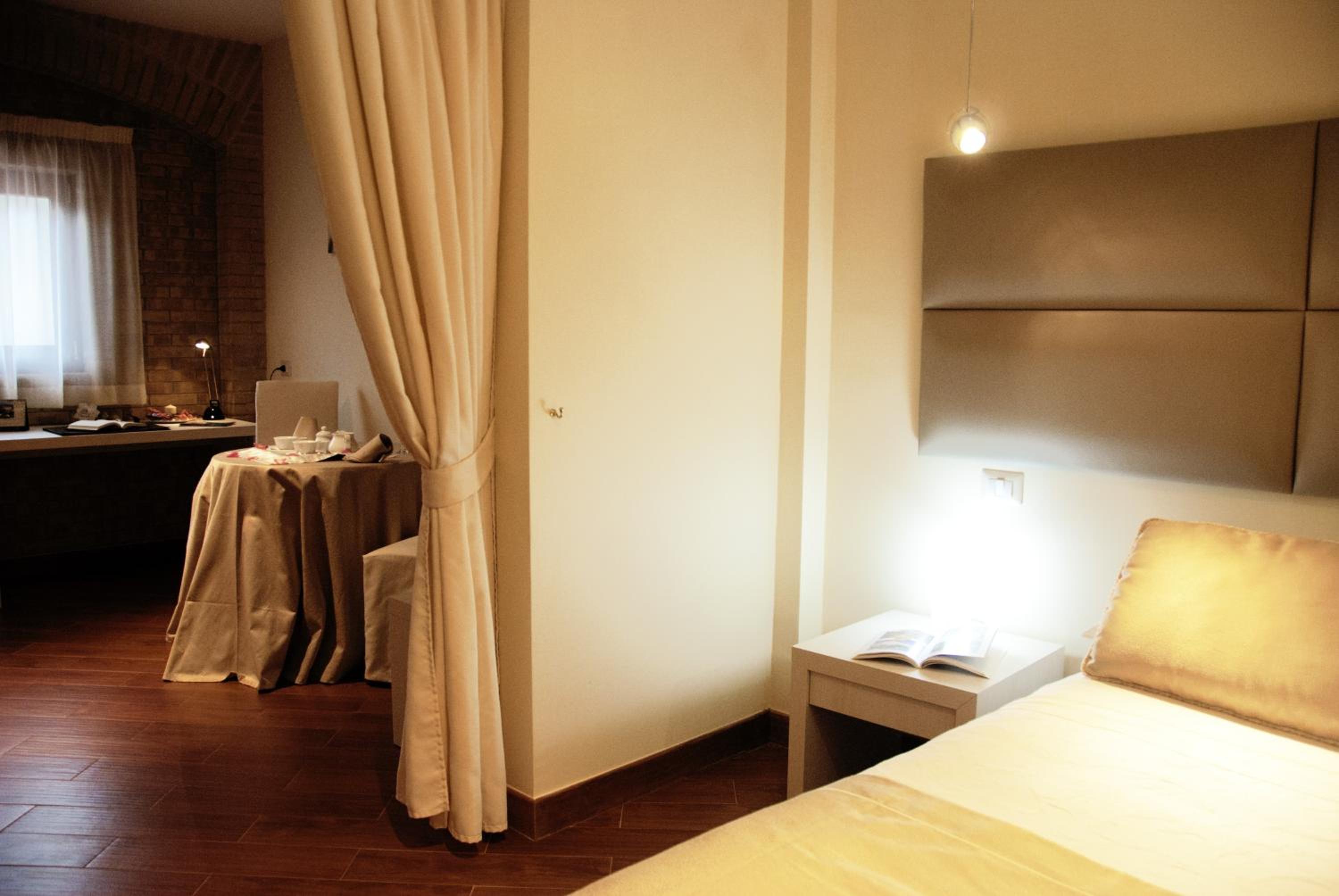 Double Room - Photo 2