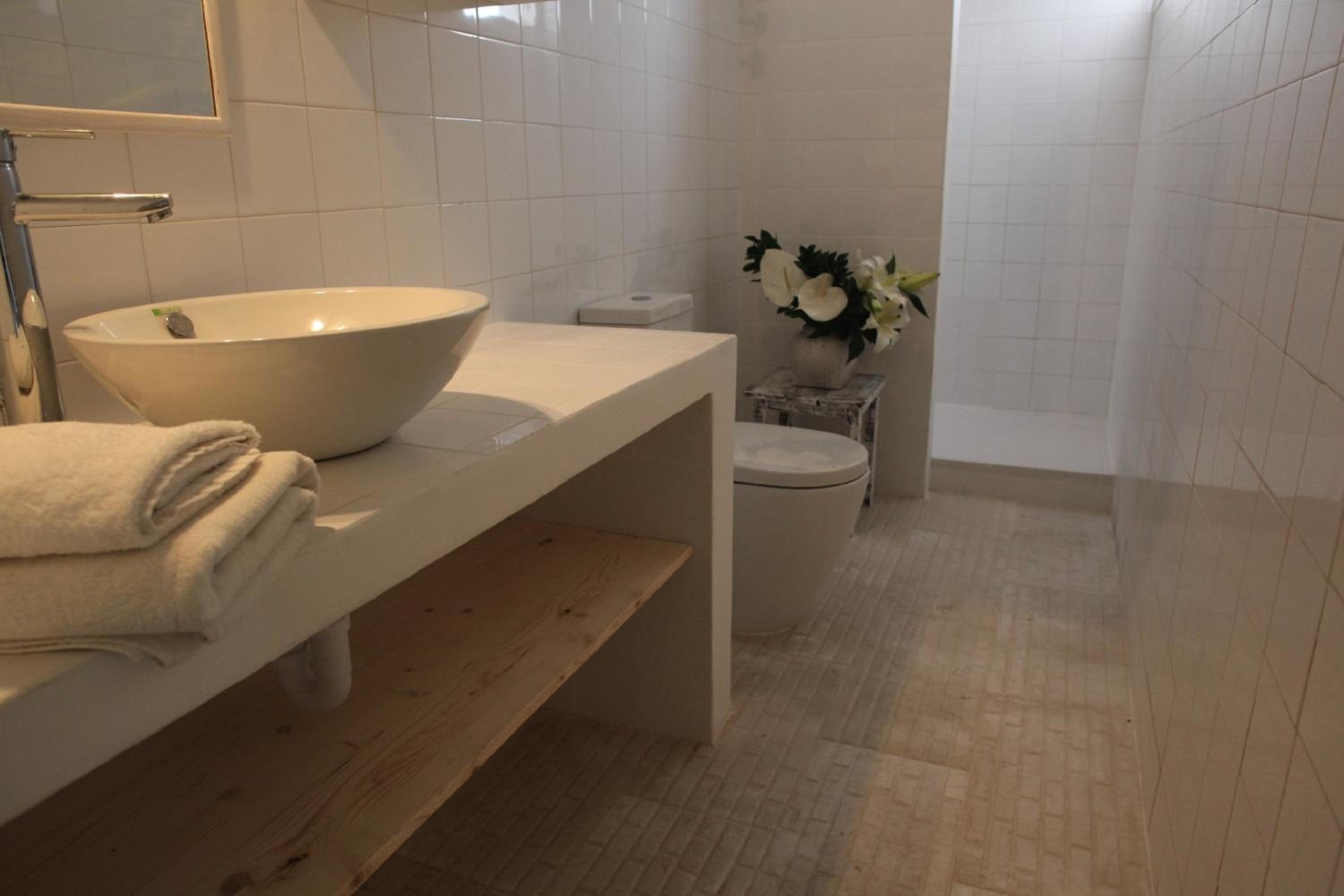 Superior Double Room with Shared Bathroom with Balcony  photo 3