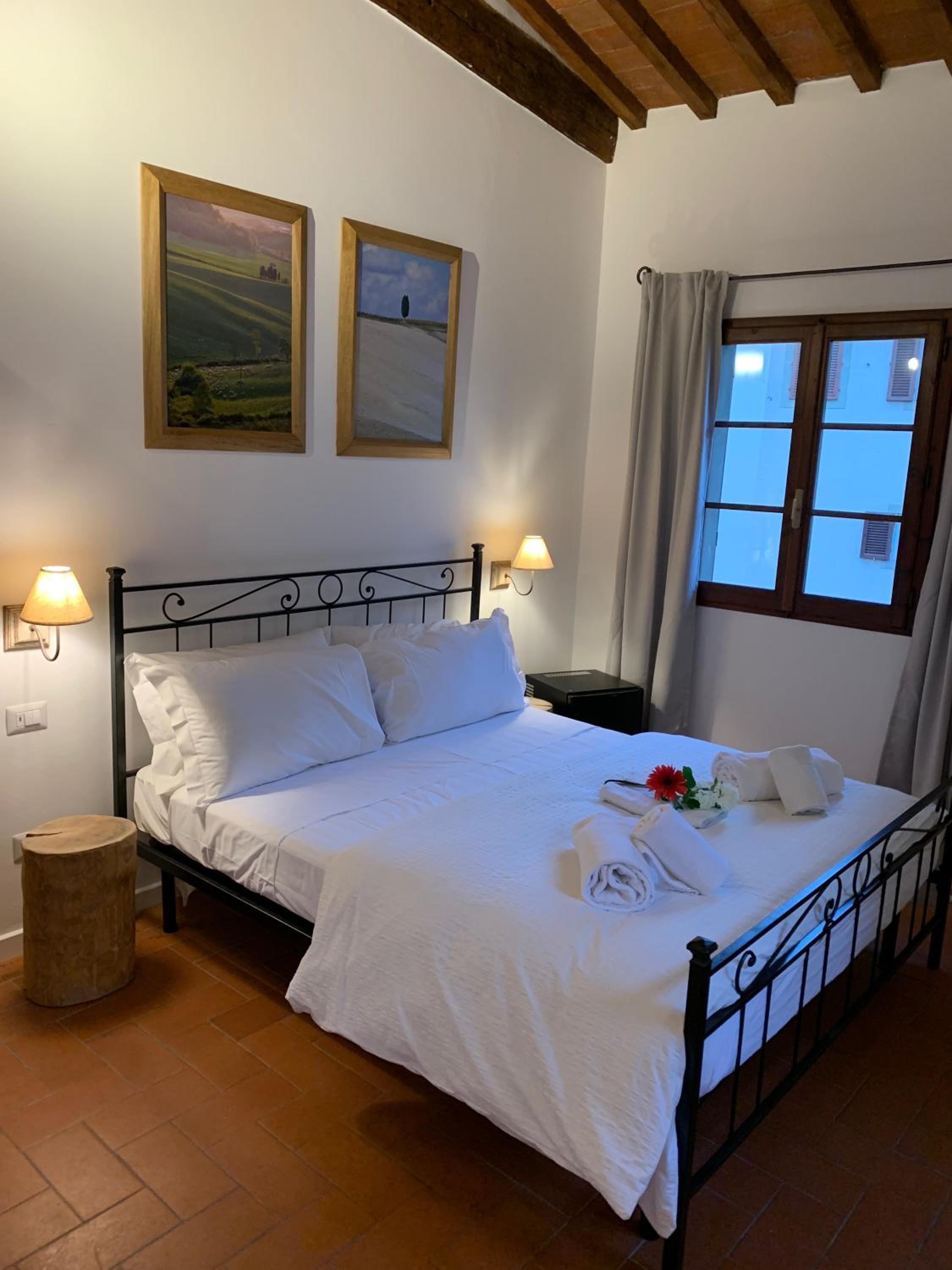 Deluxe Double Room with City View photo 1