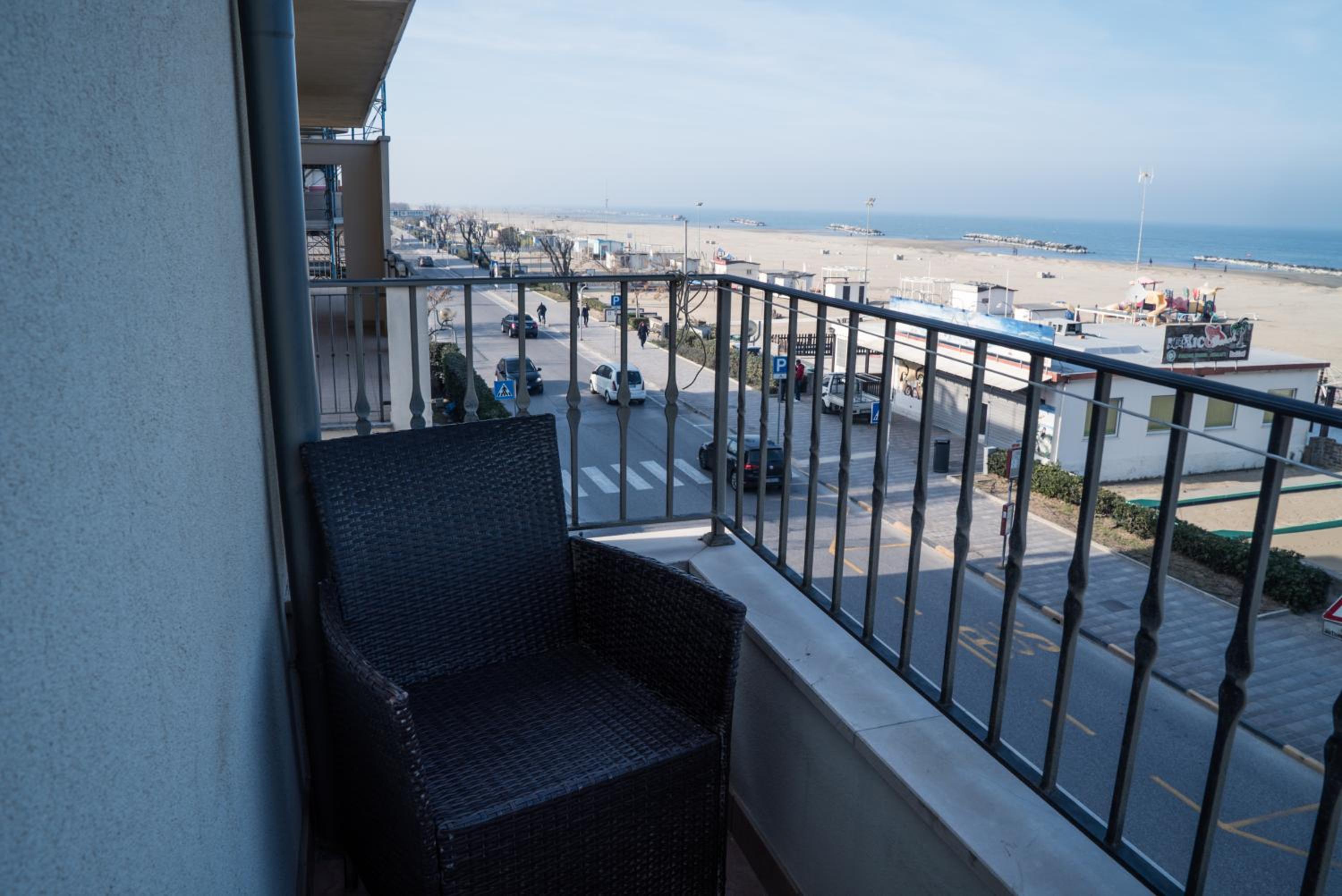 Superior Double Room with Sea View - Photo 8