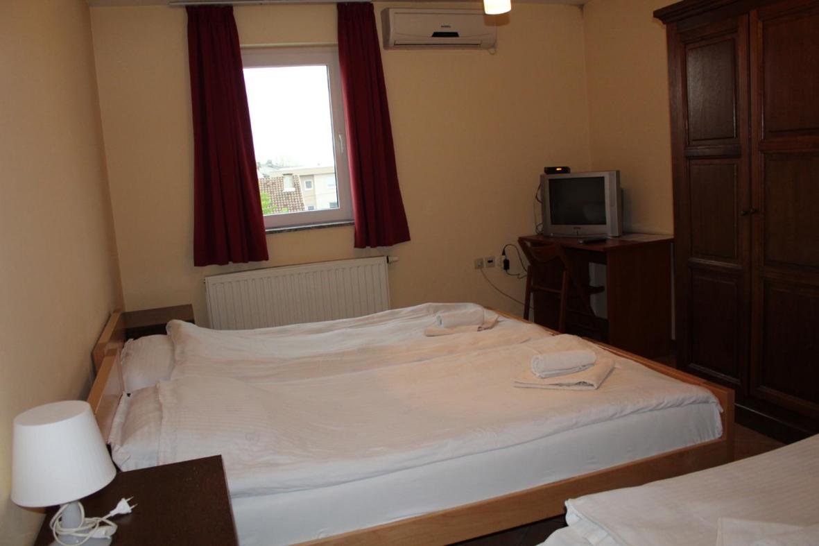 Basic Triple Room - Photo 10