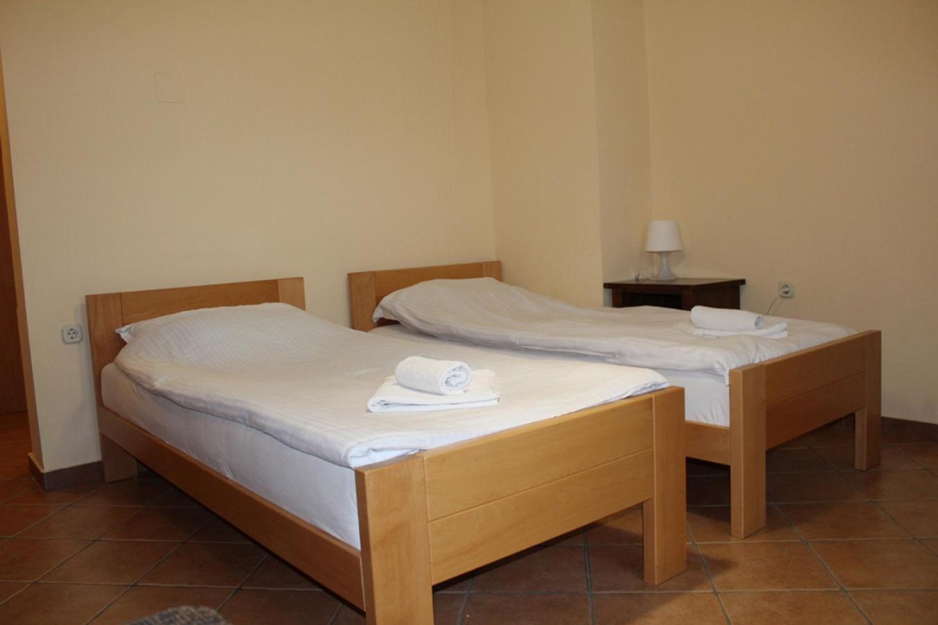 Budget Double Room - Photo 2