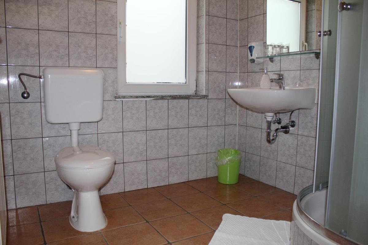Basic Triple Room - Photo 3