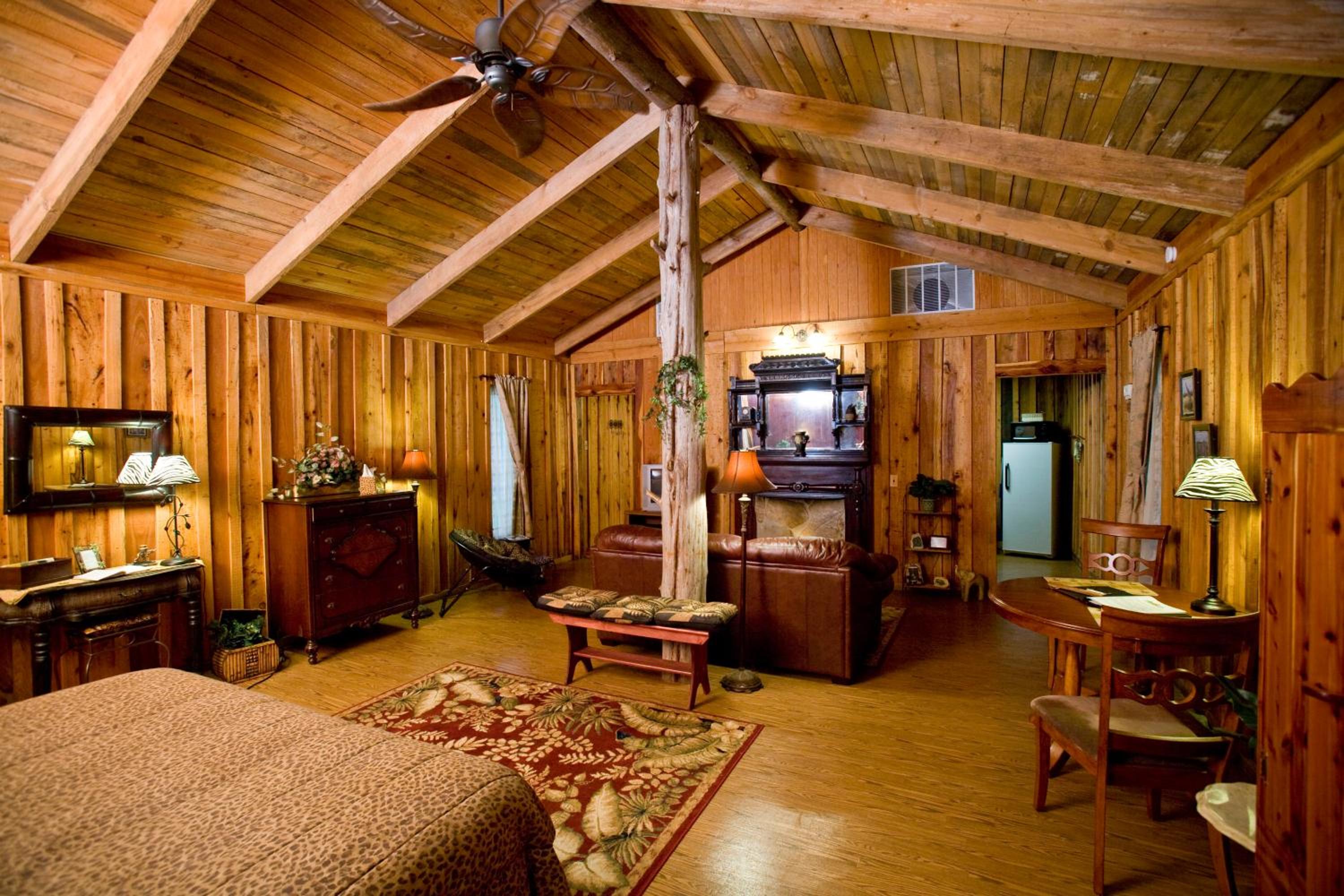 Deluxe Suite with Spa Bath photo 3