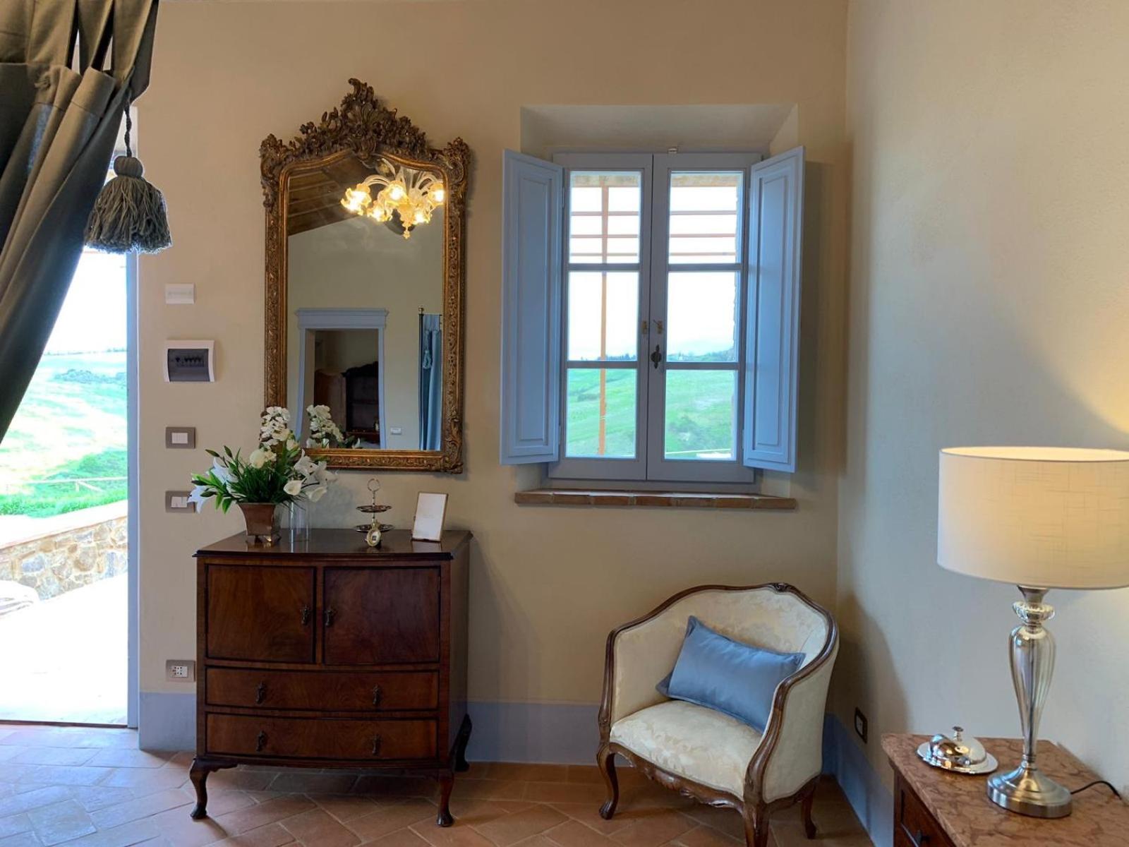 Junior Suite with Terrace - Photo 13