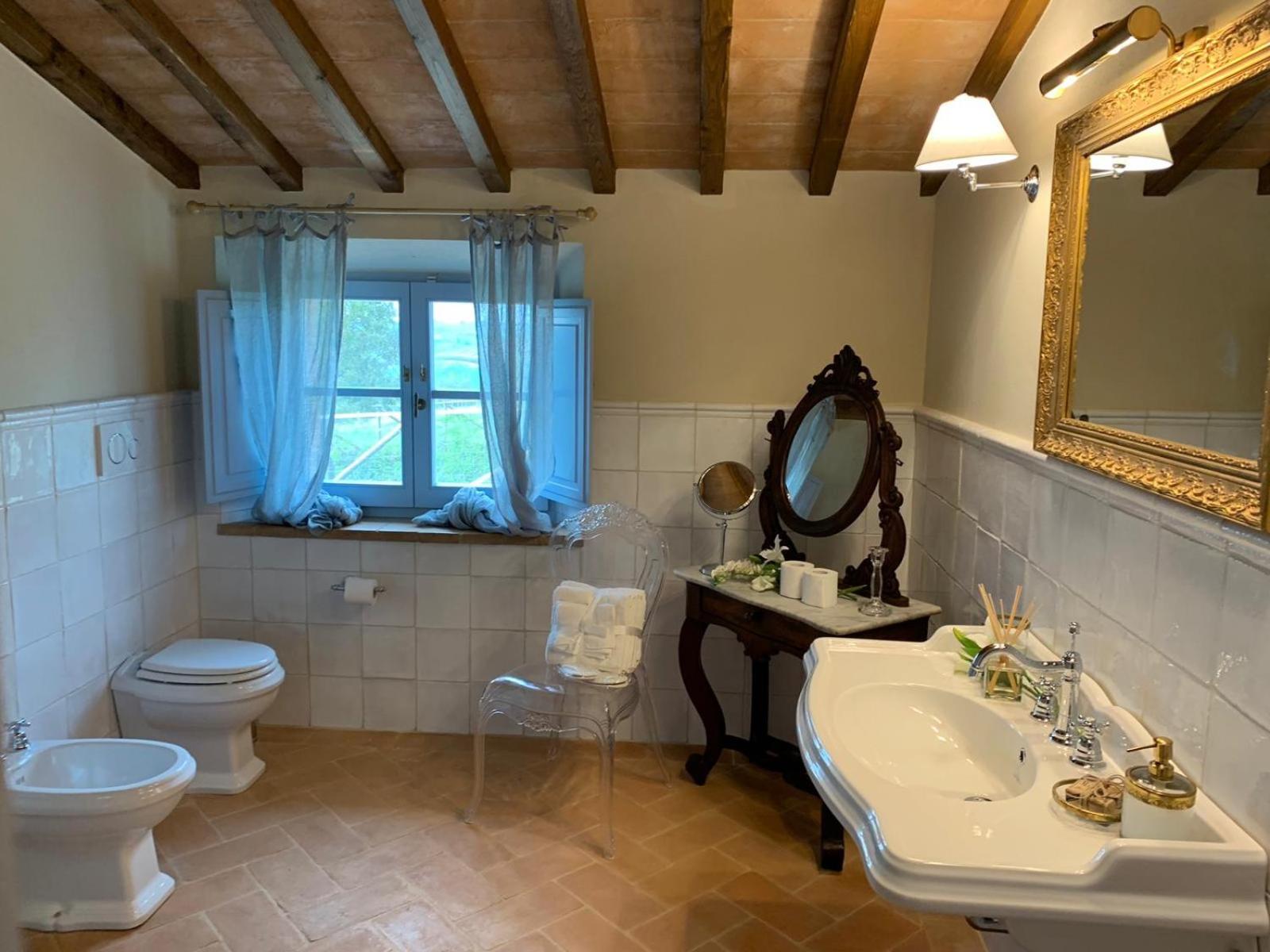 Junior Suite with Terrace - Photo 17