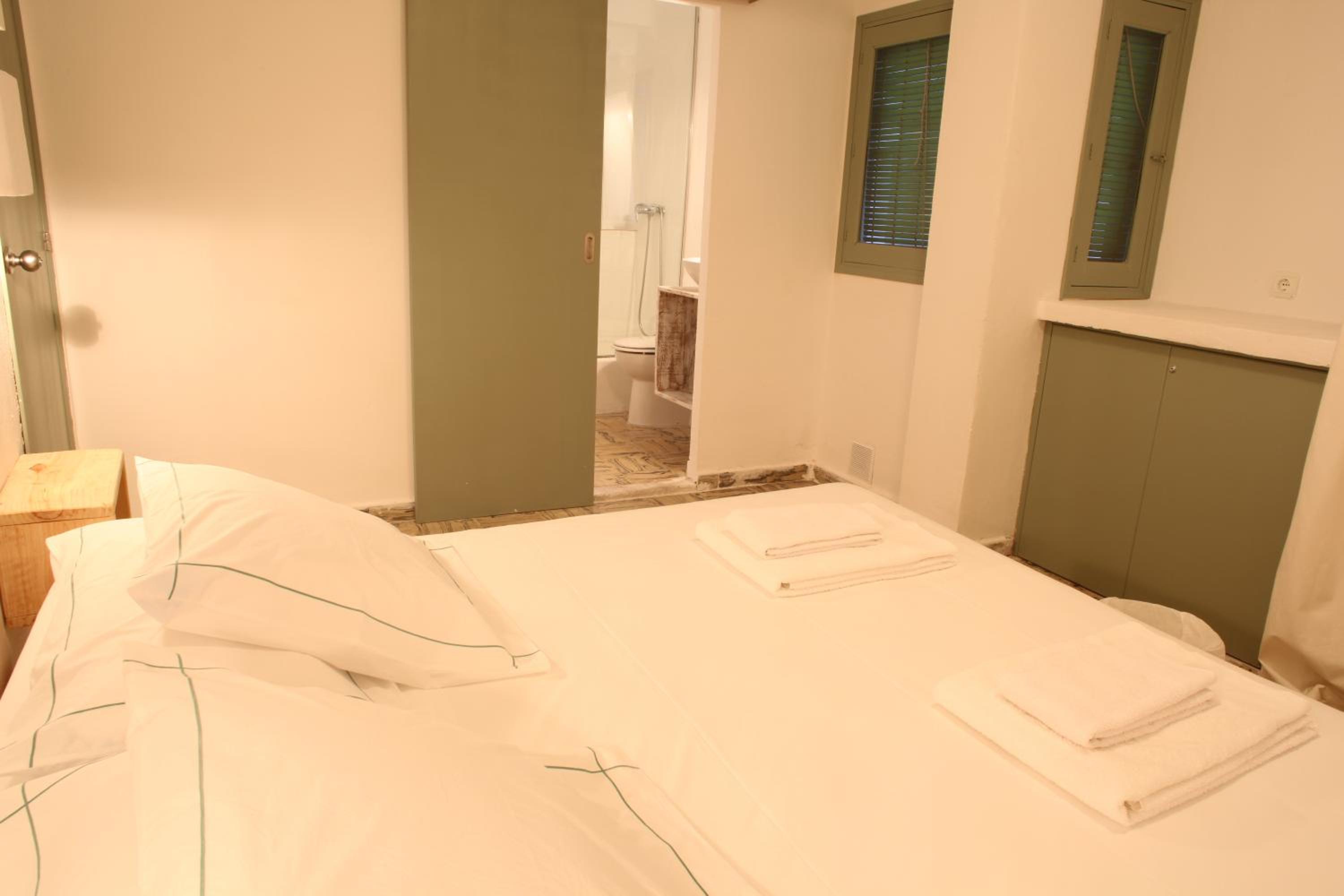 Double Room with Private Bathroom photo 2