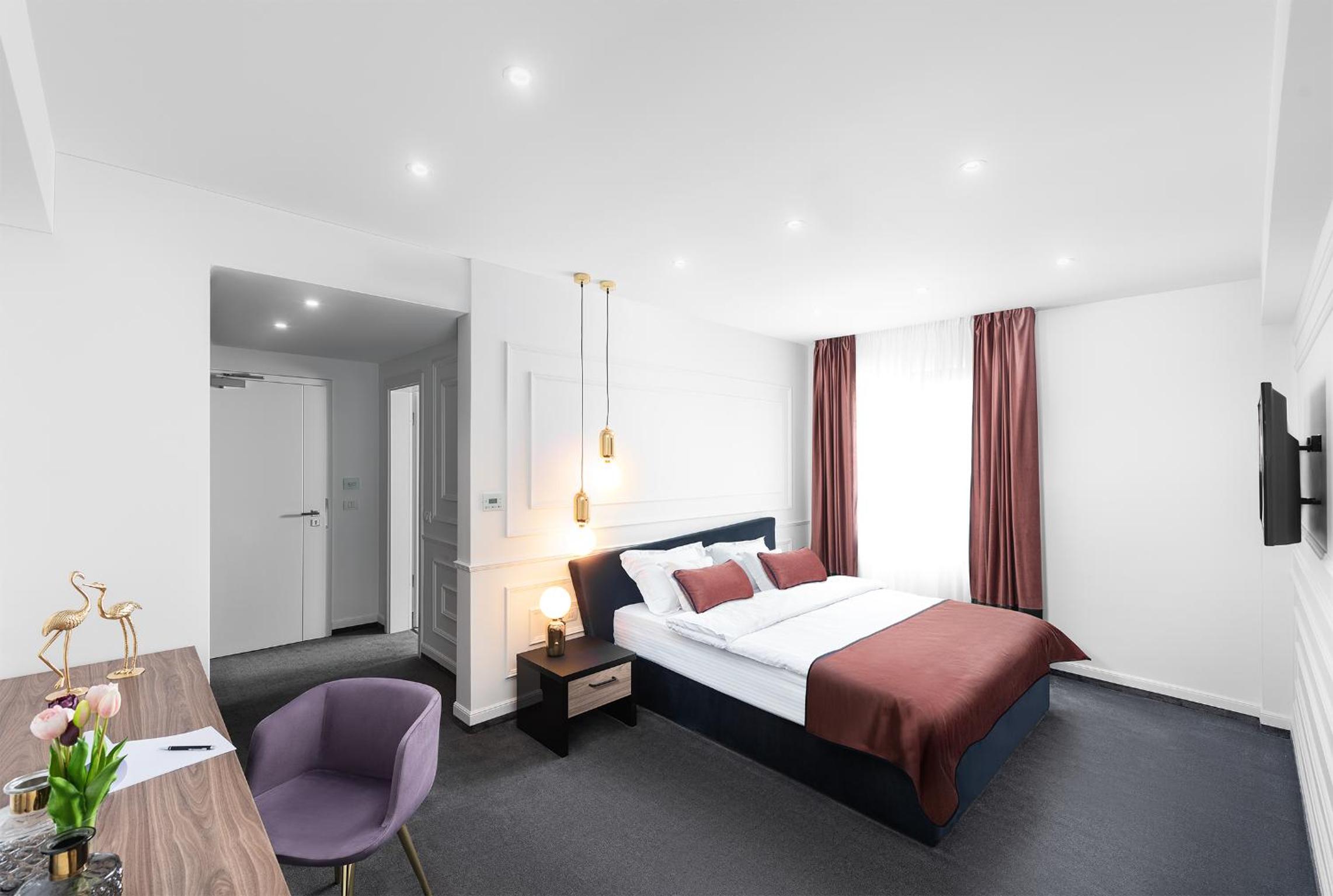 Deluxe Double or Twin Room - Photo 11