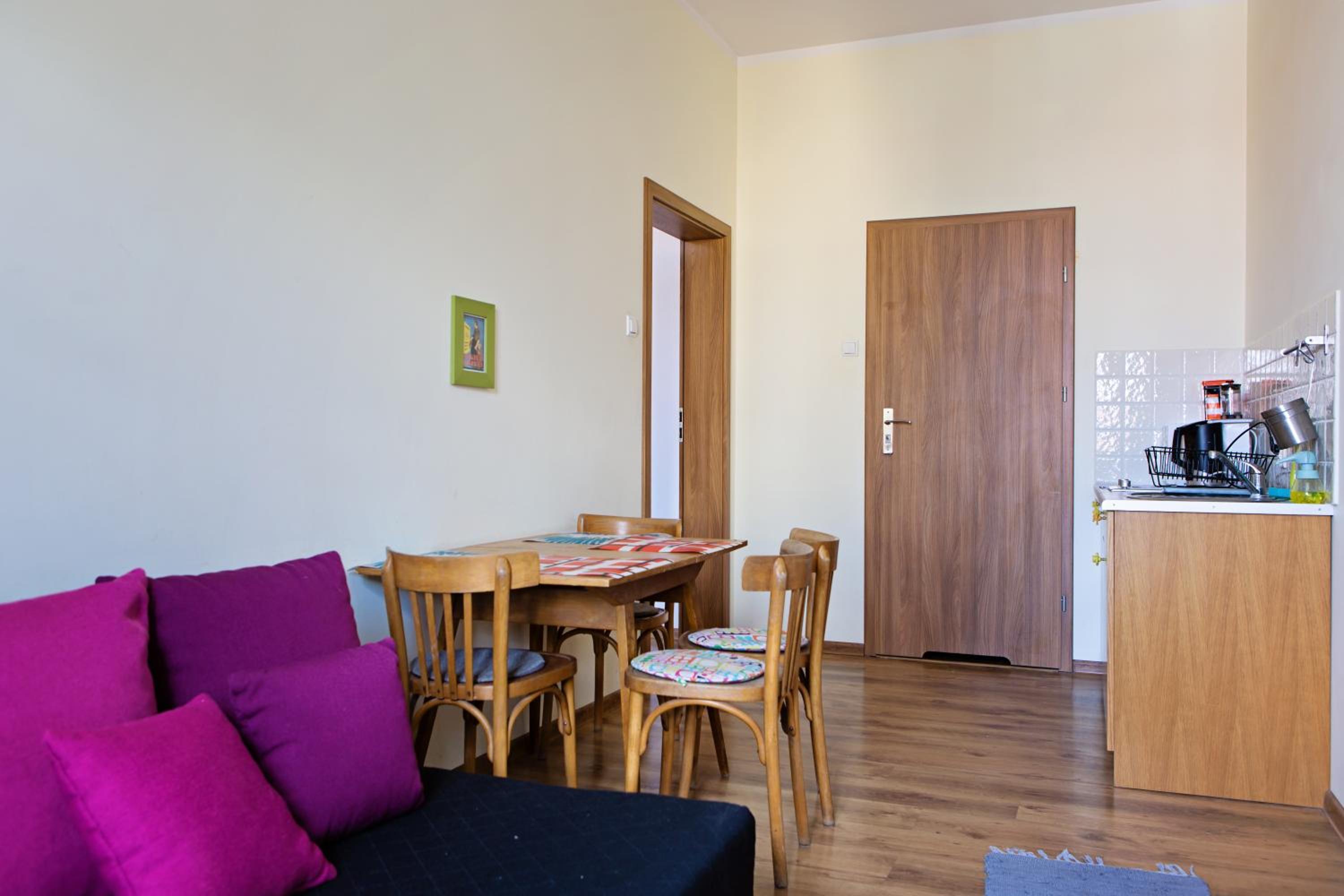 Two-Room Apartment - Photo 3