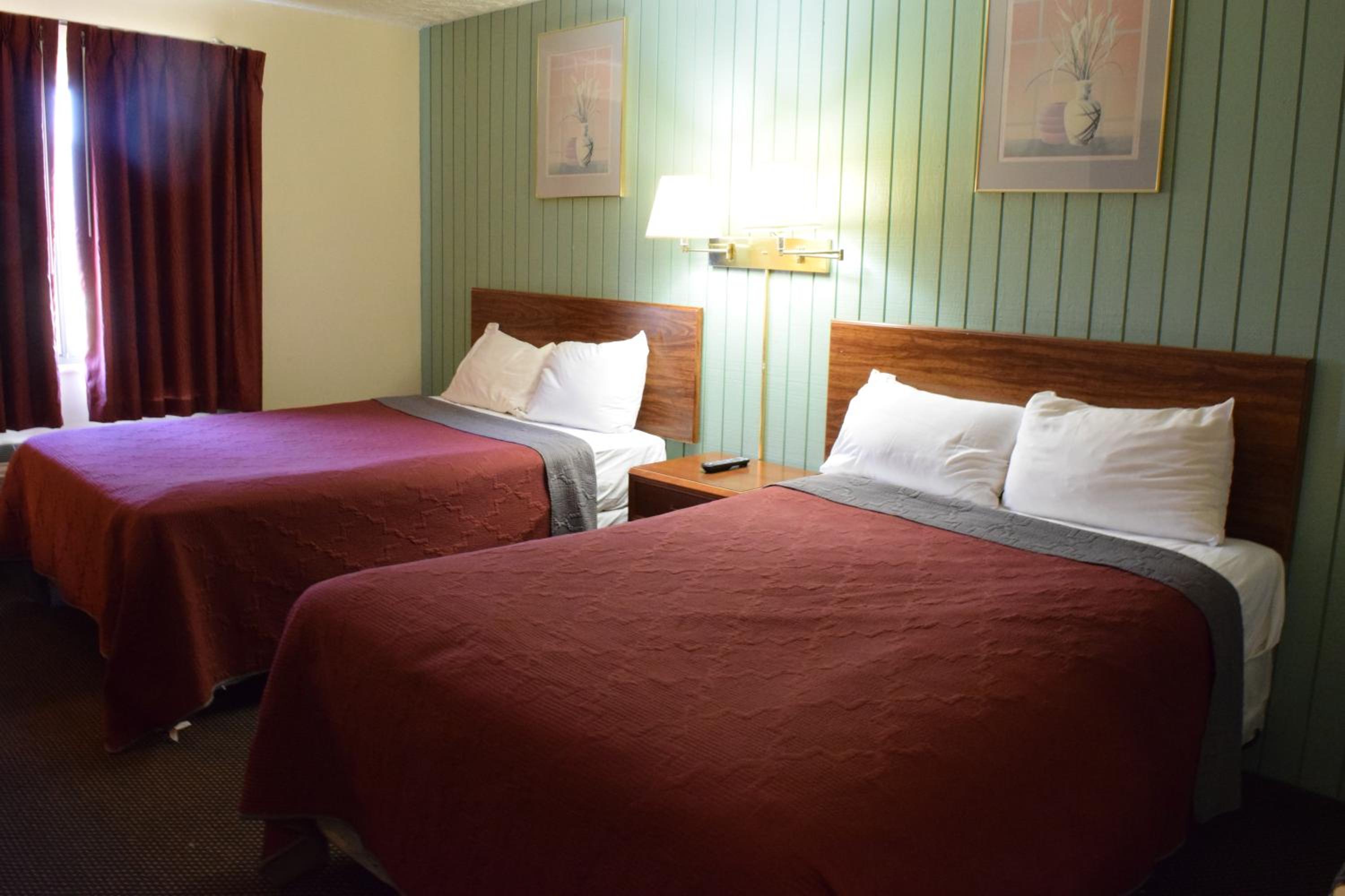 Double Room with Two Double Beds - Photo 3