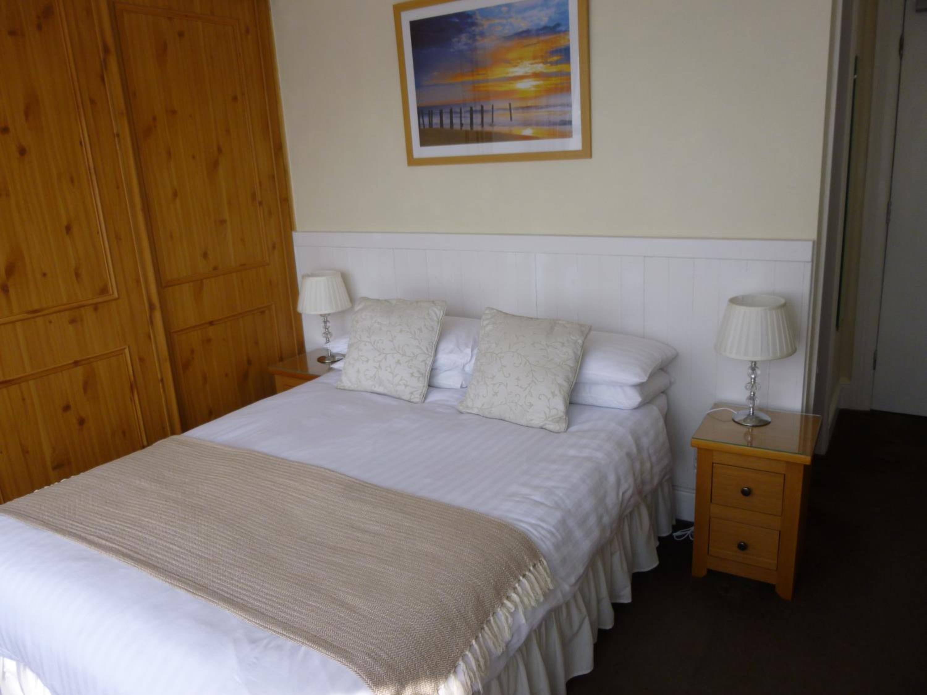 Double Room with Shower - Photo 1