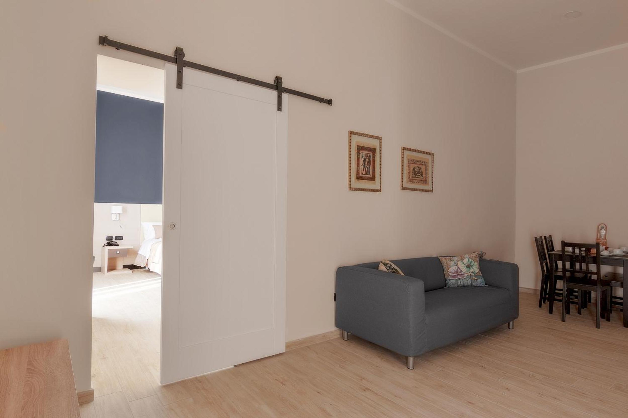 Superior Suite - Photo 25