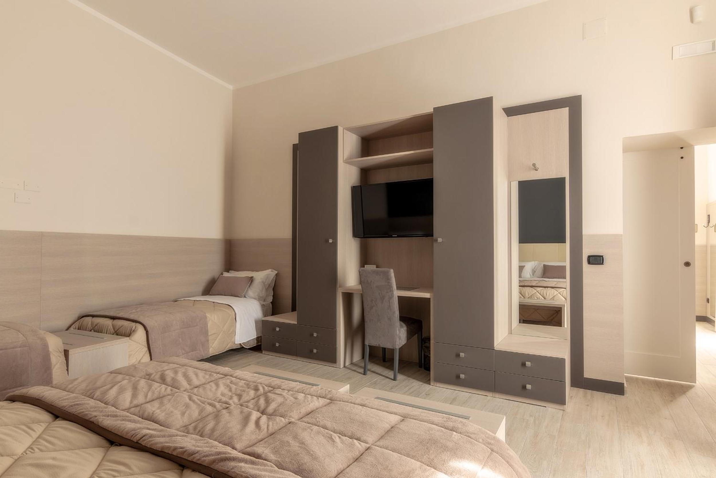 Superior Suite - Photo 26