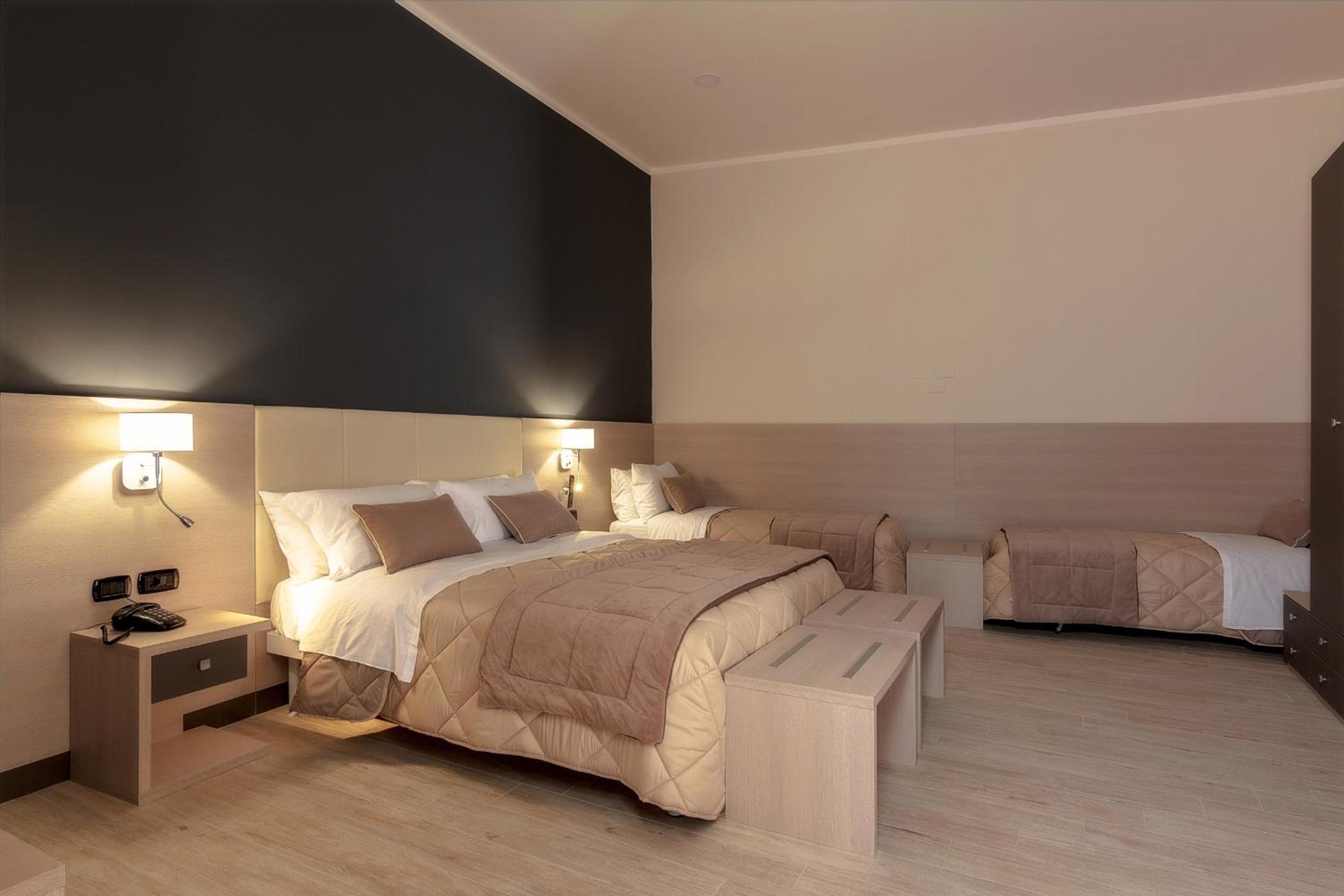 Superior Suite - Photo 6