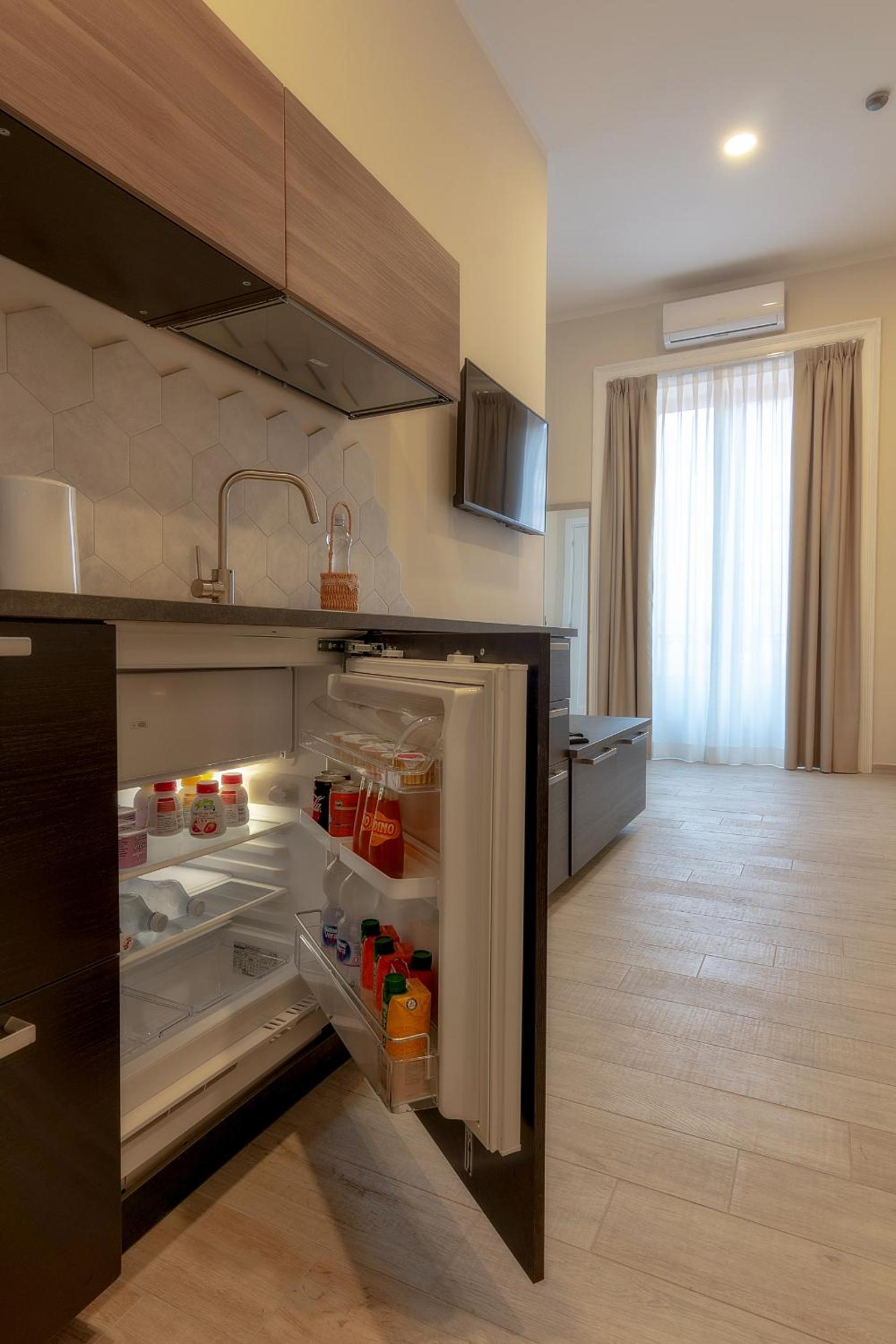 Superior Suite - Photo 9
