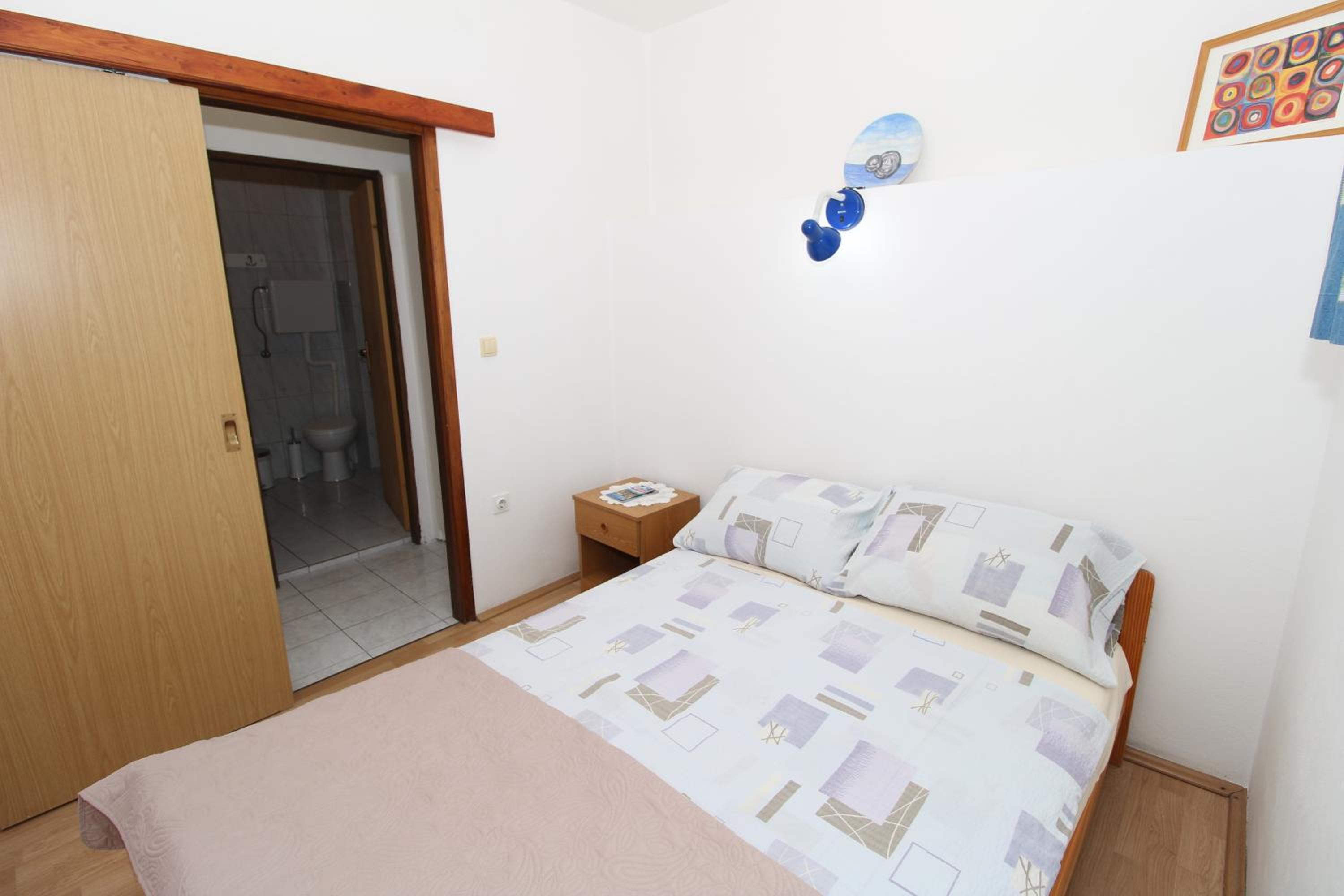 Studio Apartment - Photo 1