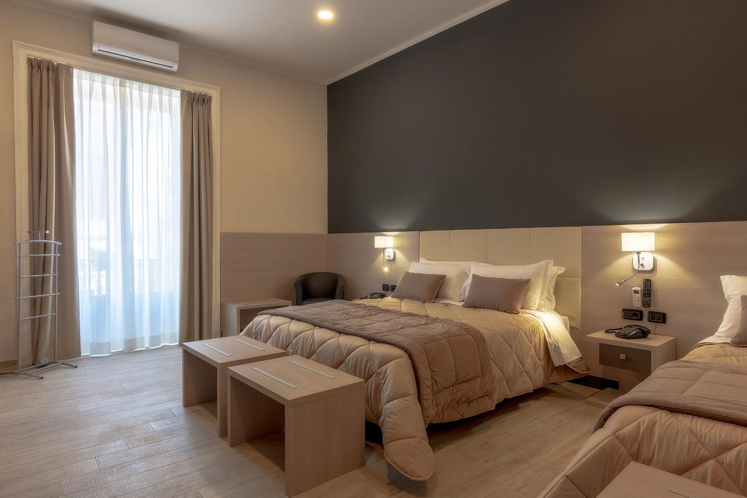 Superior Suite - Photo 15