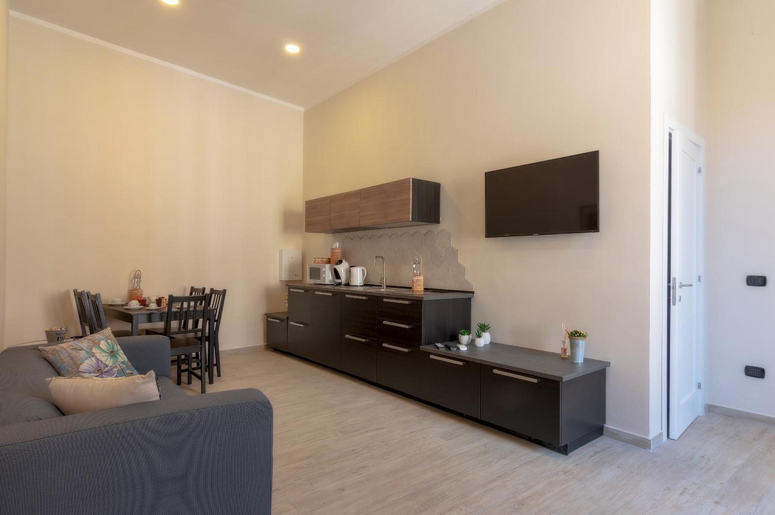 Superior Suite - Photo 23