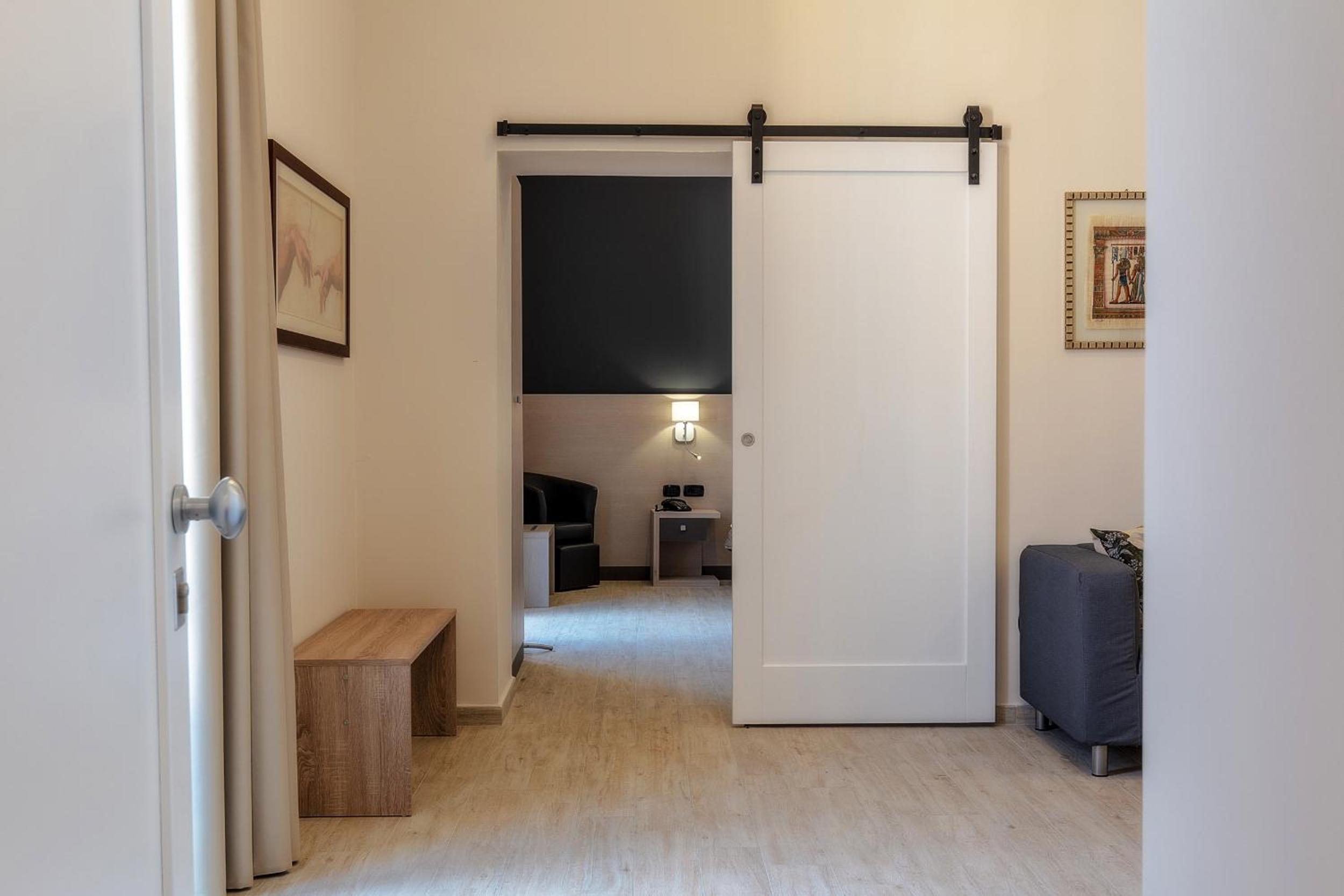 Superior Suite - Photo 24