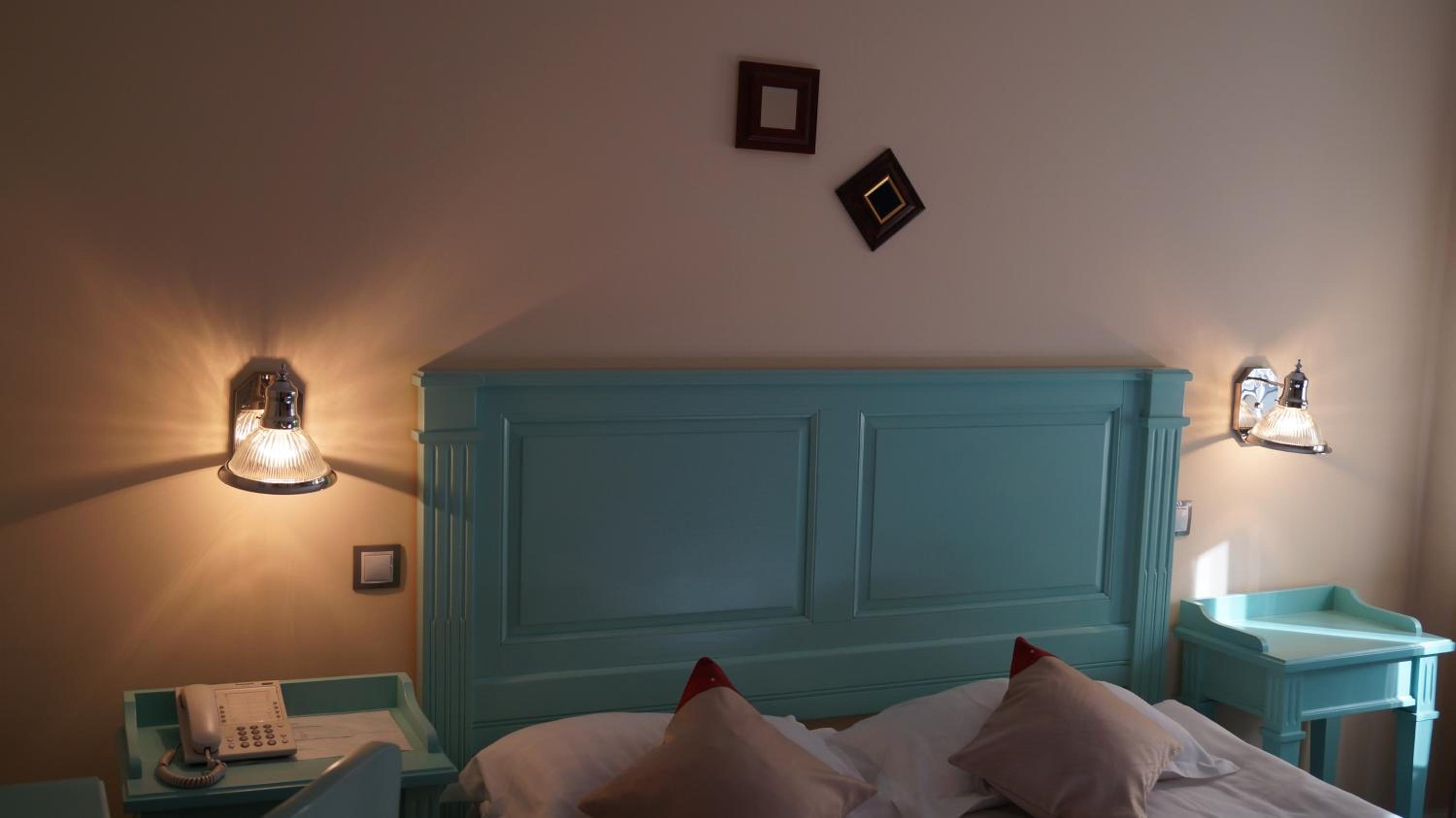 Two-Bedroom Suite - Photo 2