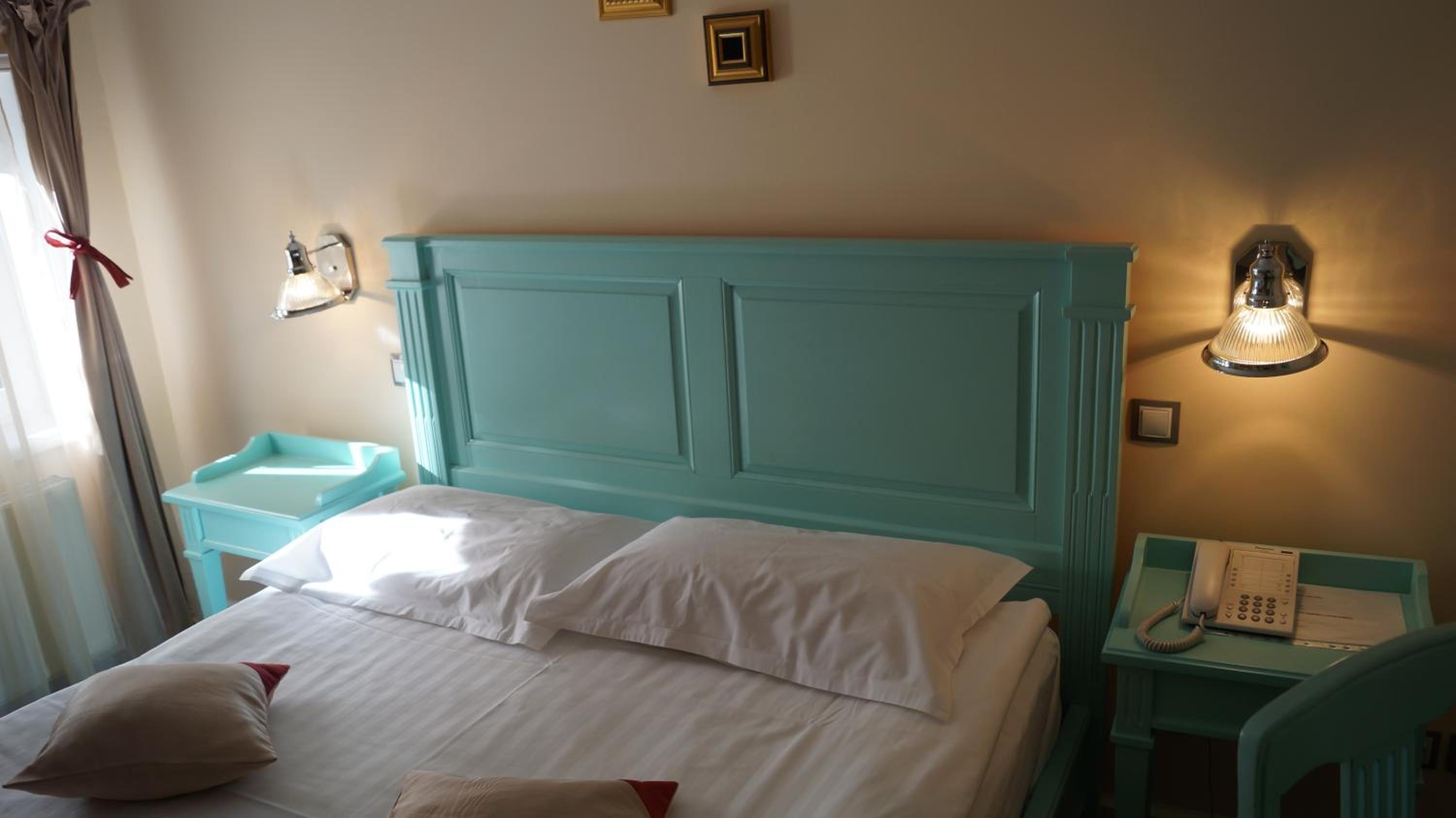 Two-Bedroom Suite - Photo 3