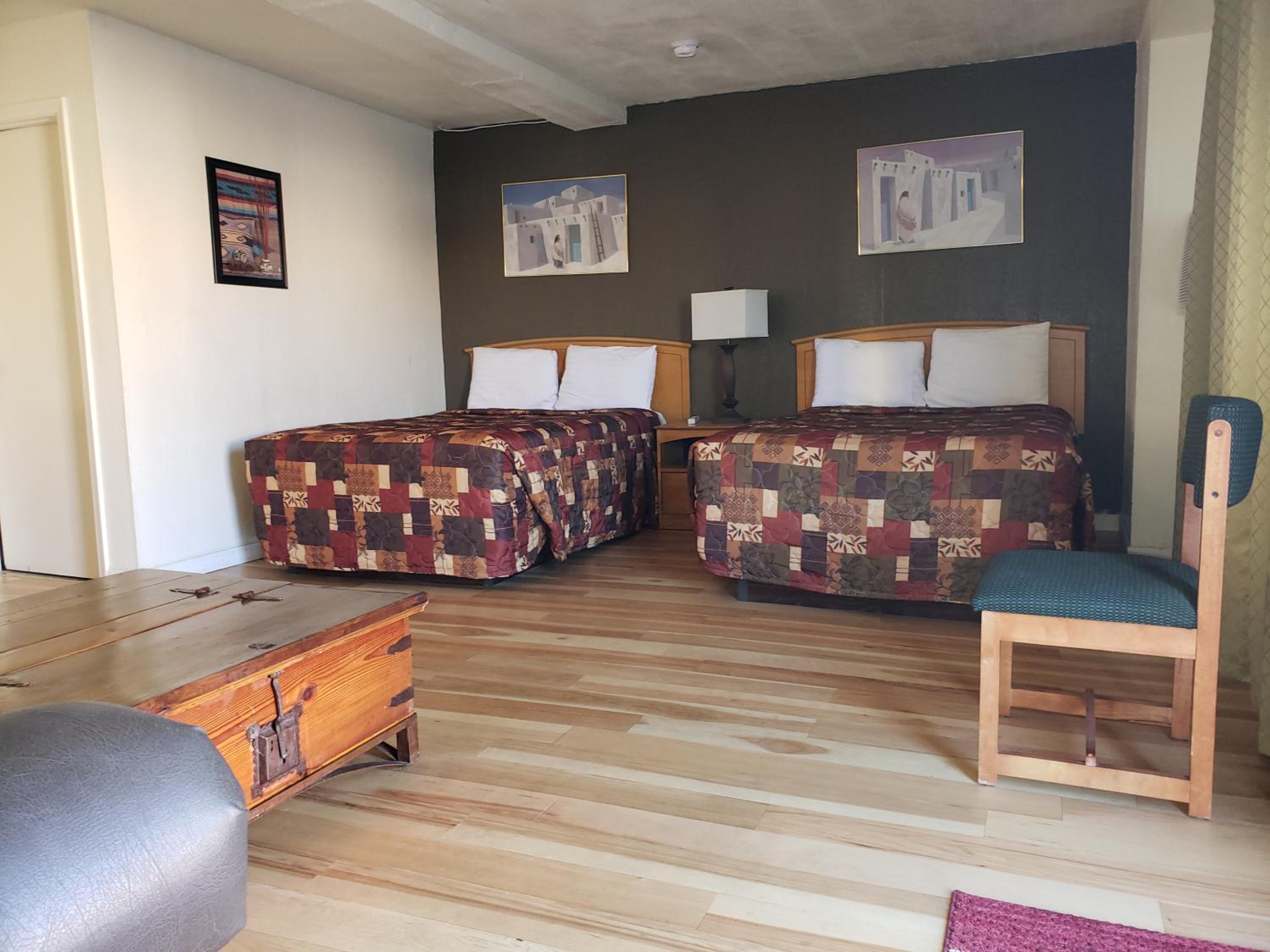 Room with Two Double Beds - Photo 8