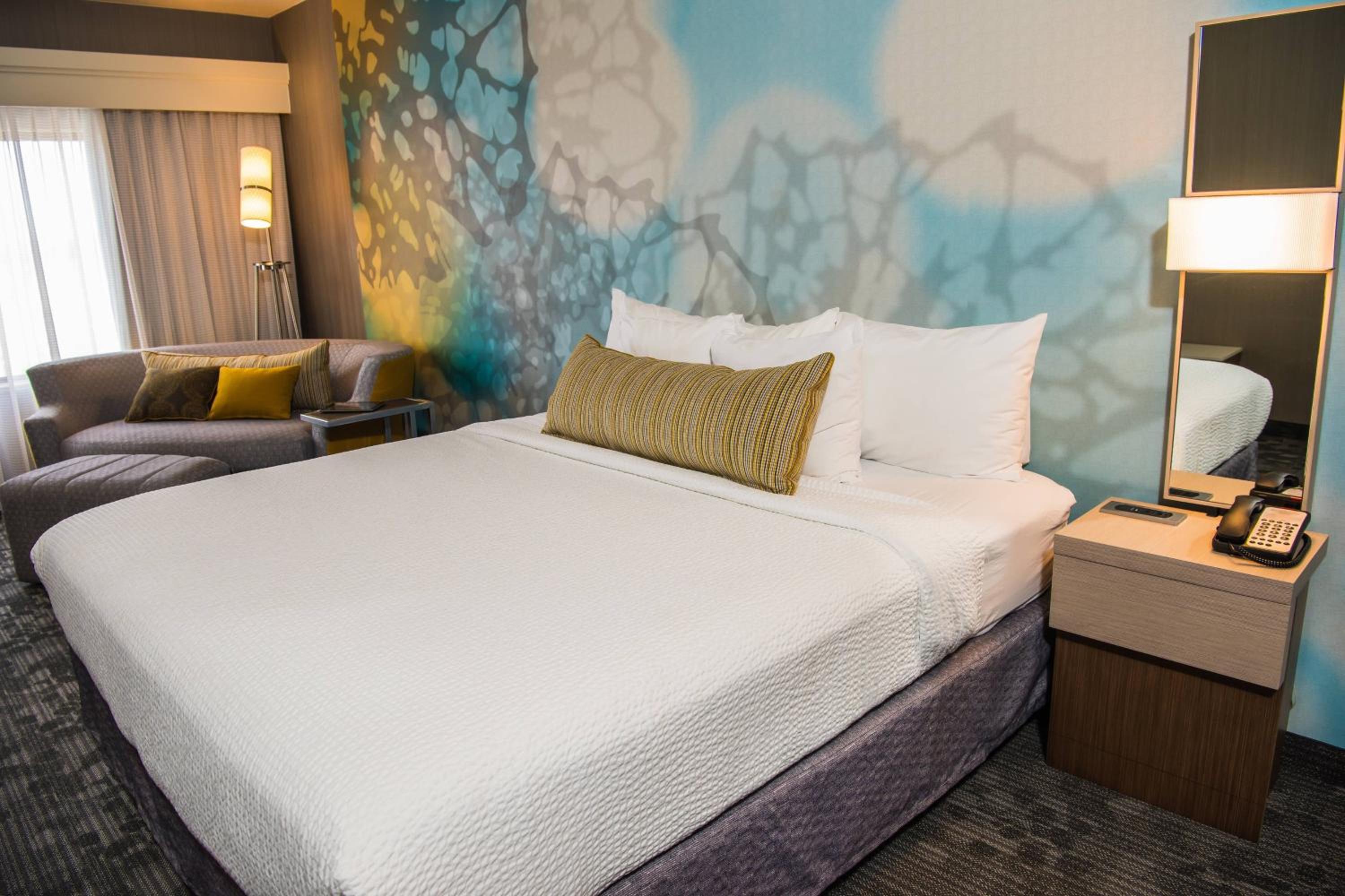 Courtyard by Marriott Erie Ambassador Conference Center, Photo 3