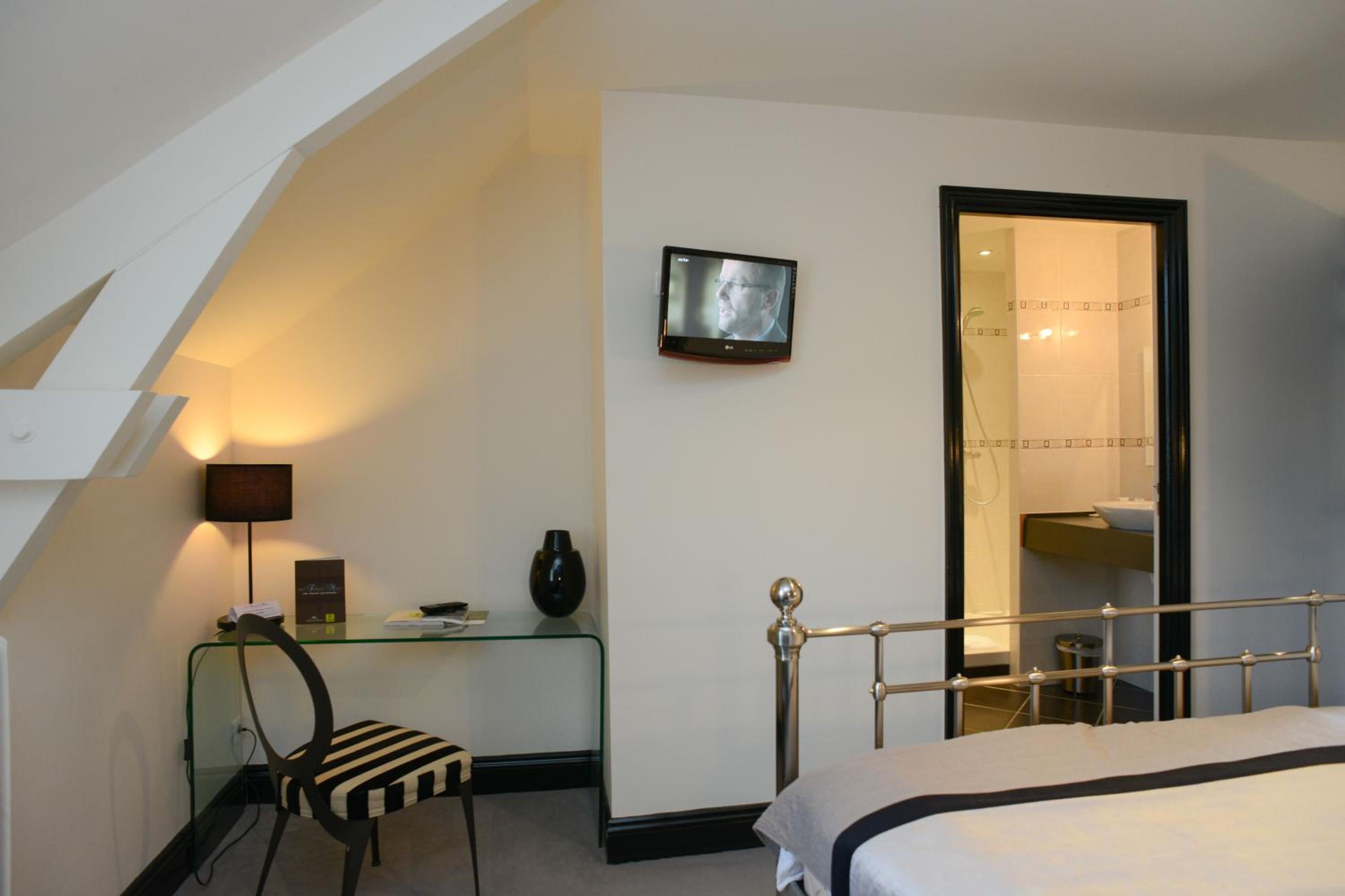 Classic Double Room - Photo 5