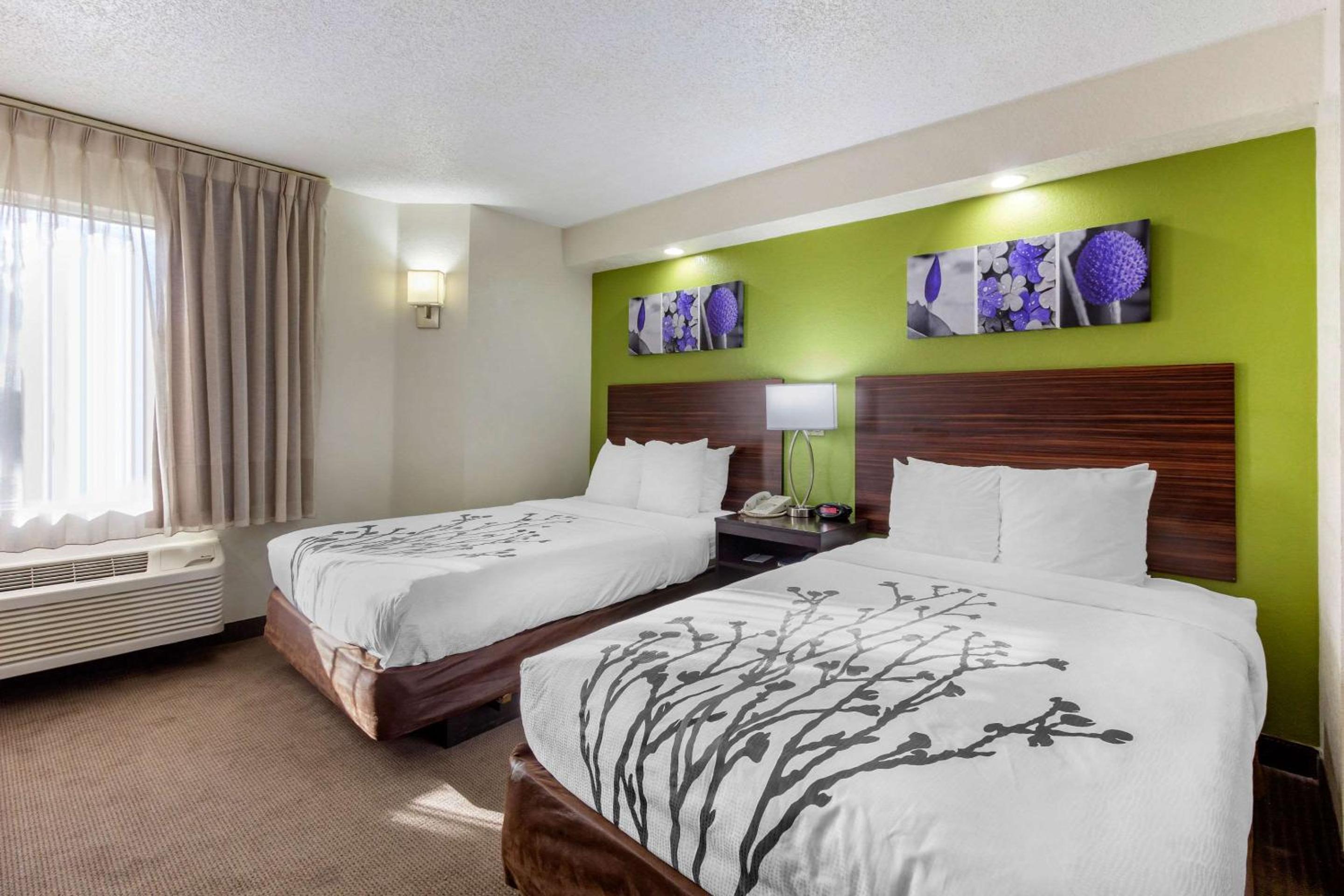 Double Room - Accessible/Non-Smoking - Photo 3