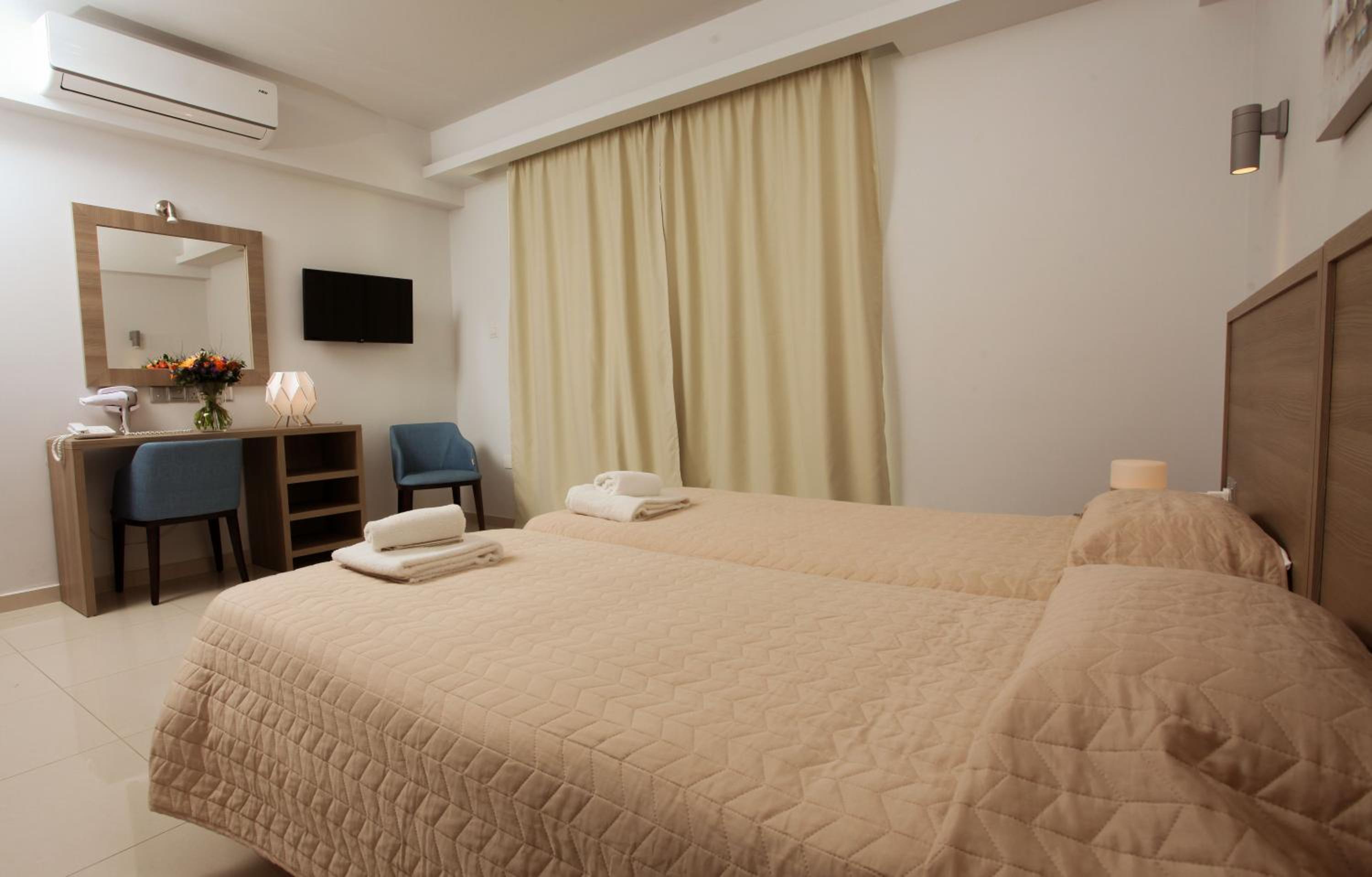 One-Bedroom Suite photo 1