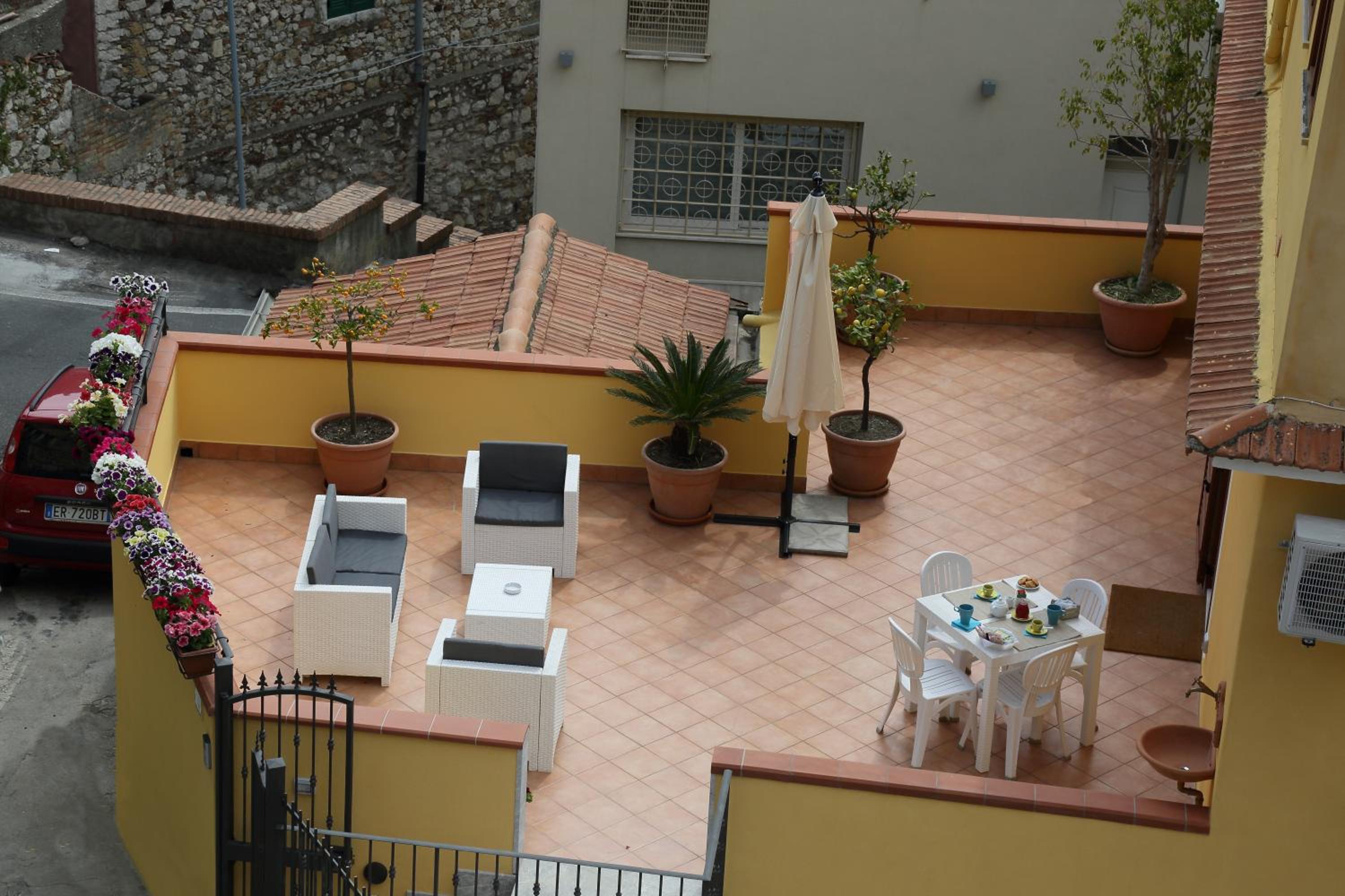 Apartment with Terrace photo 2