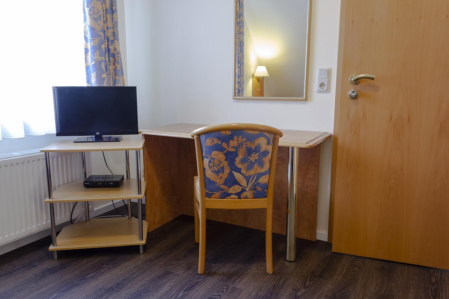 Single Room with Bathroom photo 1