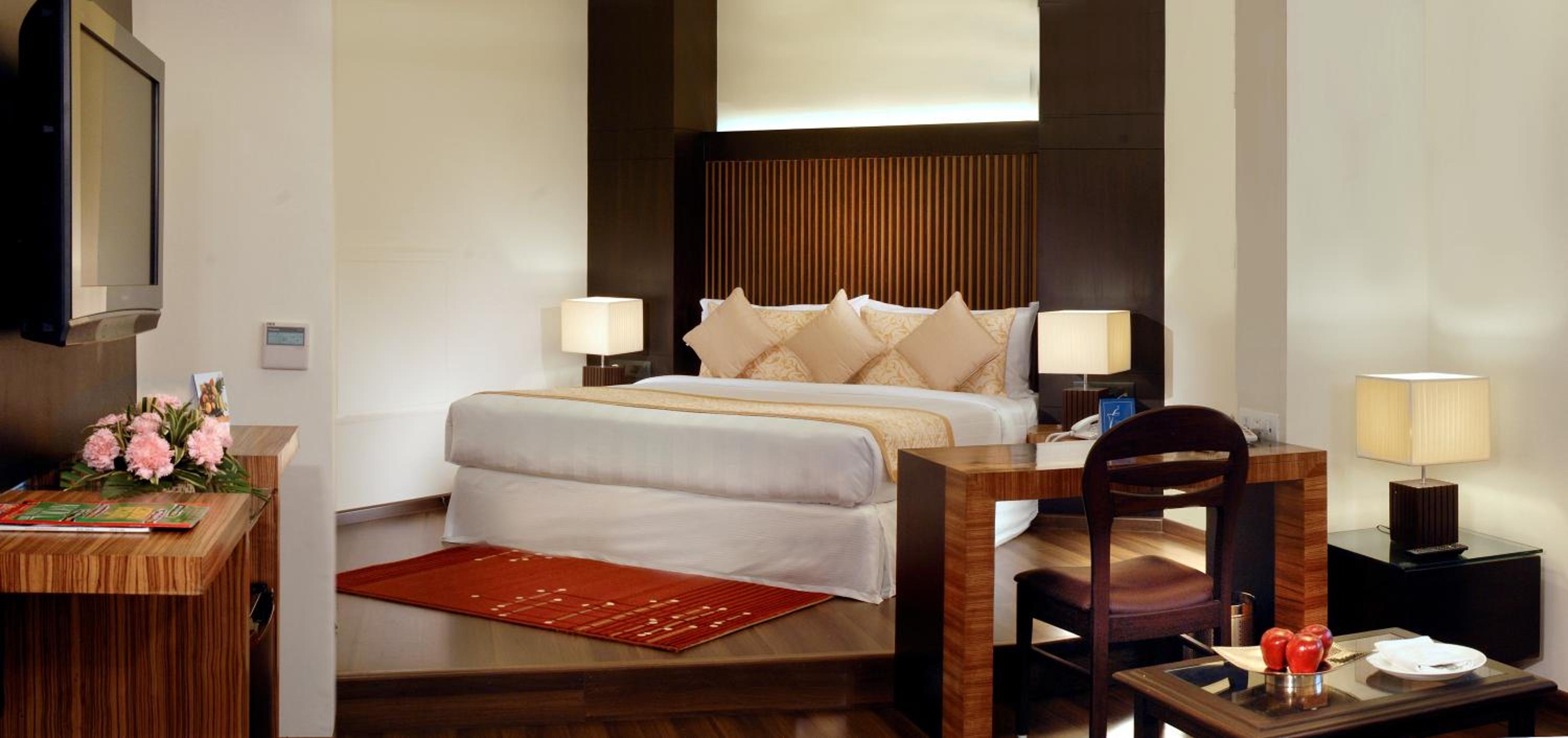 Suite 15% Off On Food & Beverage, 10% Off On Laundry And Early Check In And Late Check Out On Availability photo 3