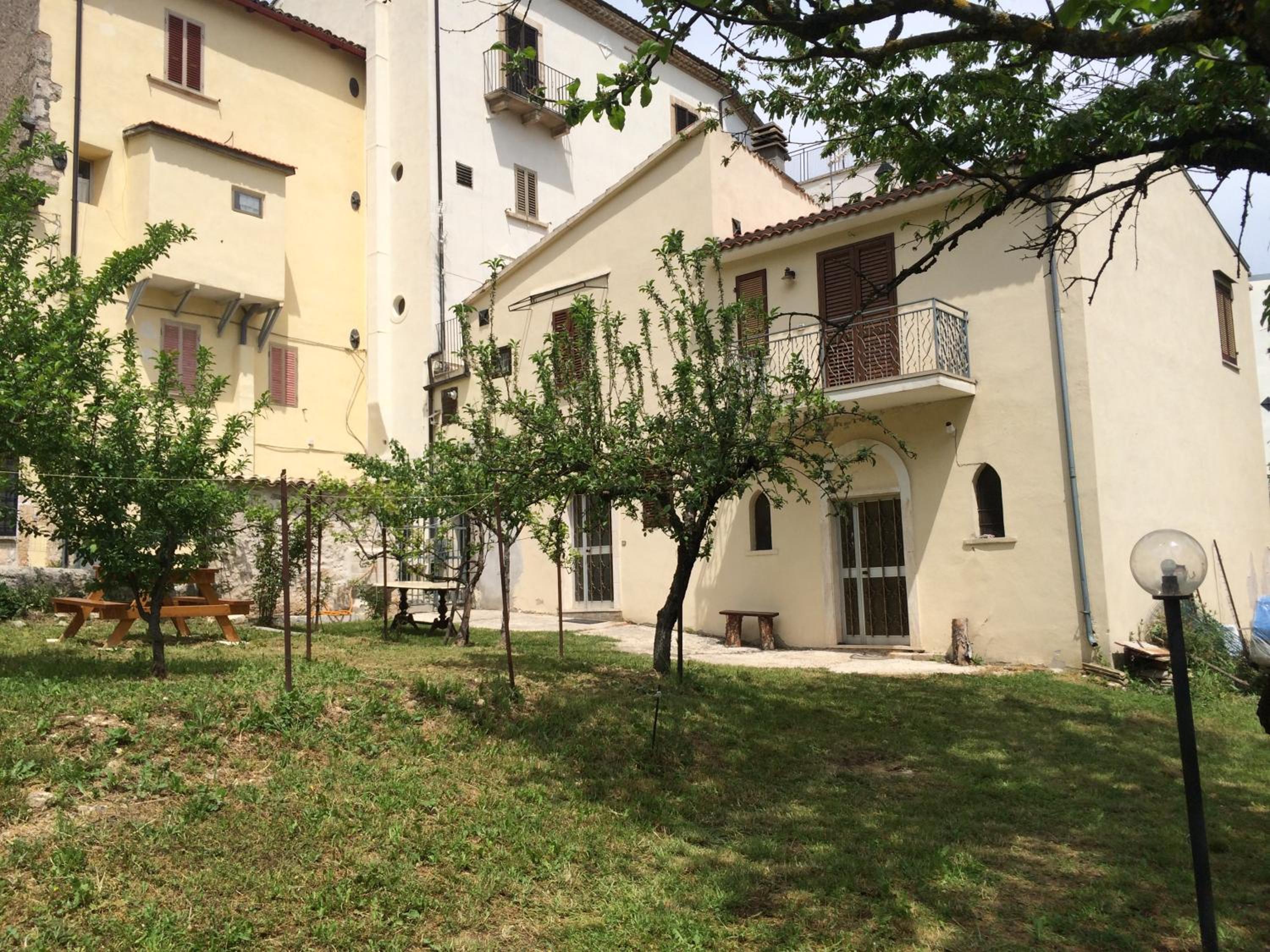 Four-Bedroom House - Photo 19