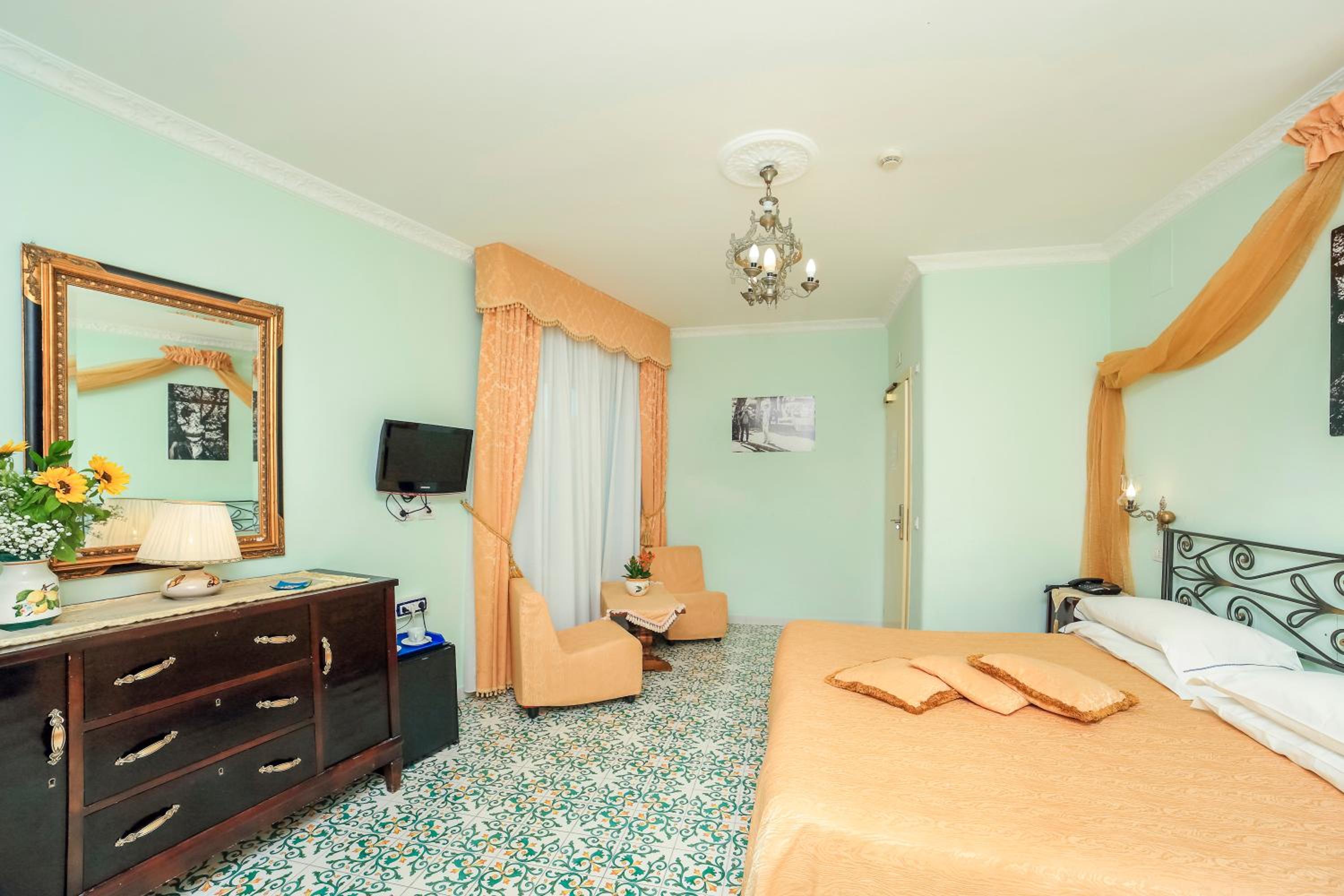 Standard Double Room photo 3