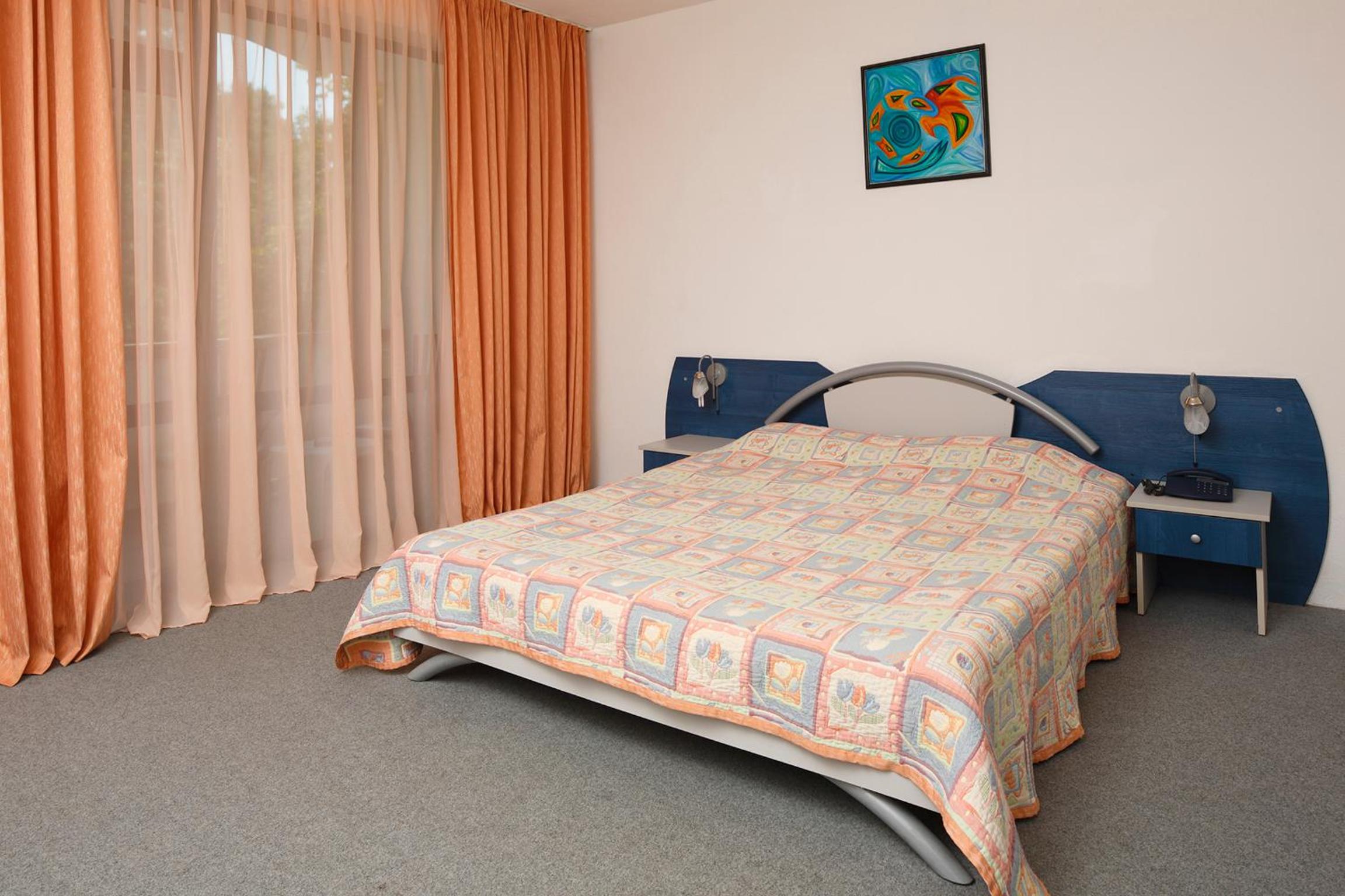 Family Room (2 Adults + 2 Children) photo 1