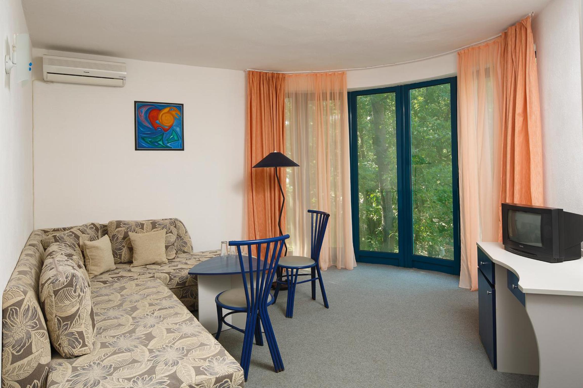 One-Bedroom Suite photo 3