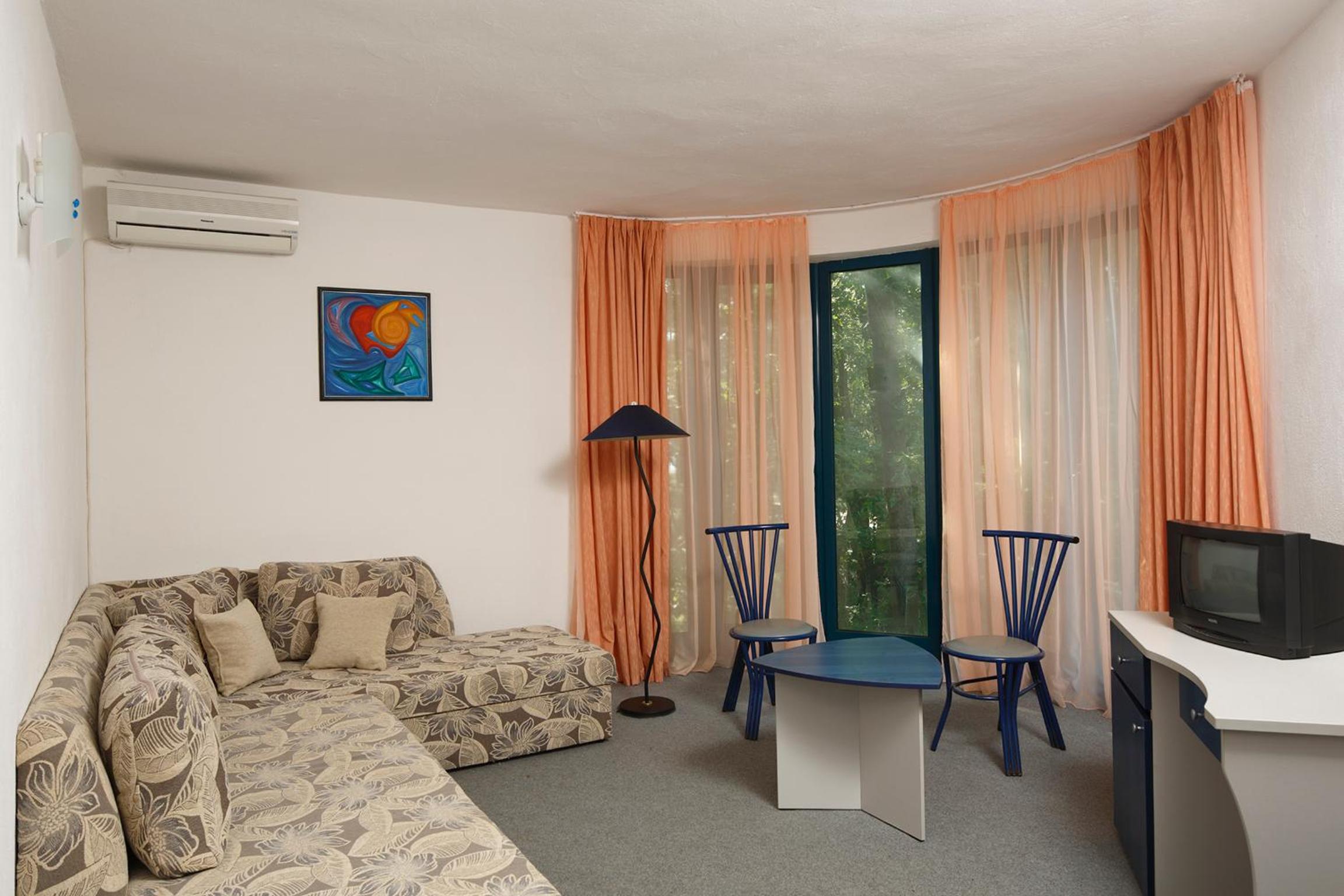 One-Bedroom Suite photo 1