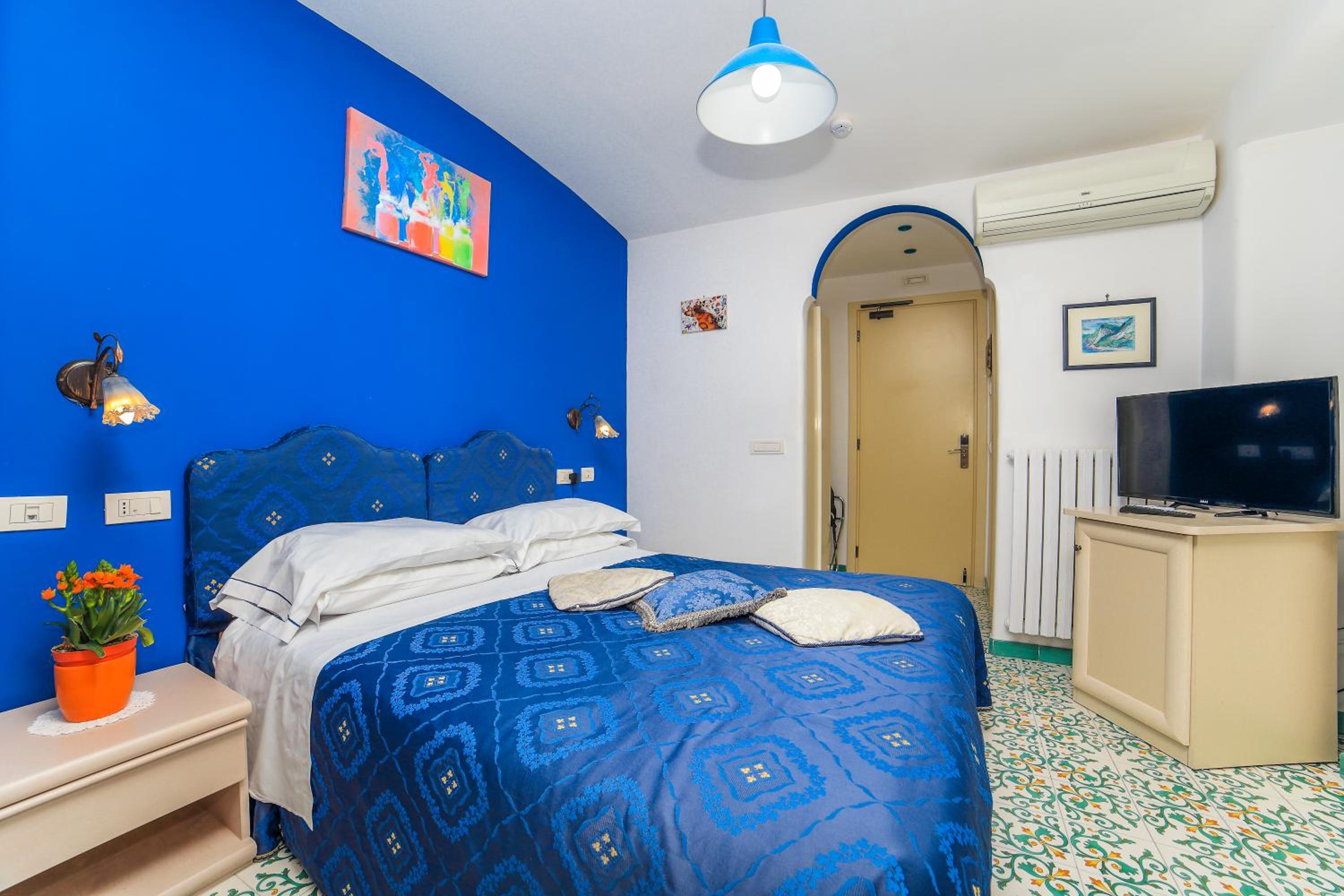 Deluxe Double or Twin Room photo 2