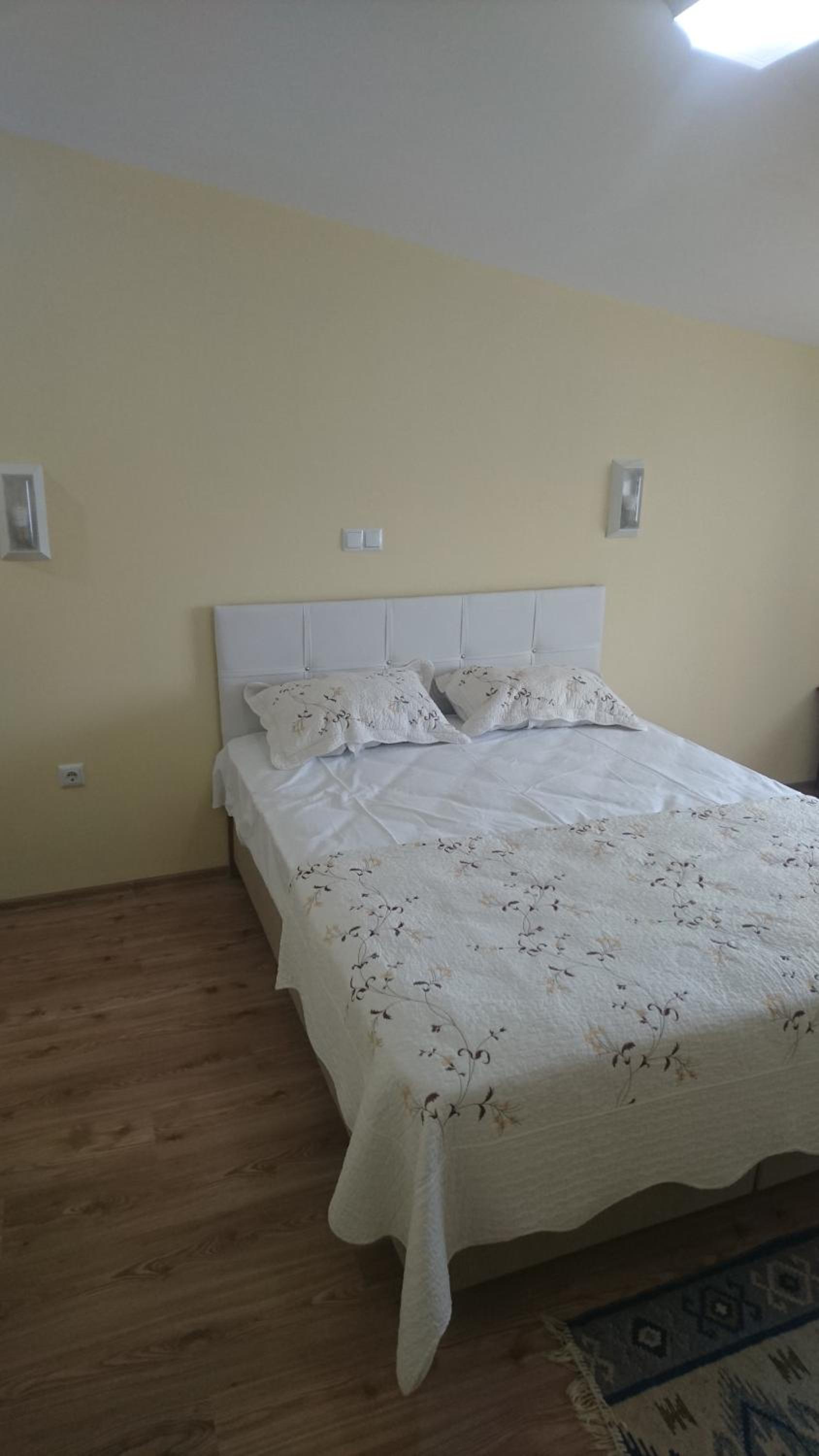 Double Room with Balcony (2 Adults + 1 Child) photo 2