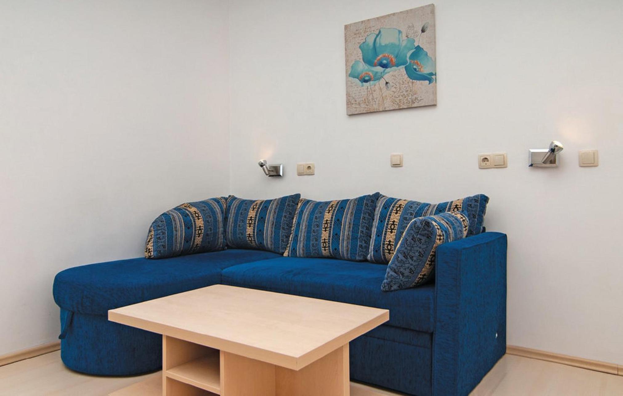 One-Bedroom Apartment with Balcony - Photo 13