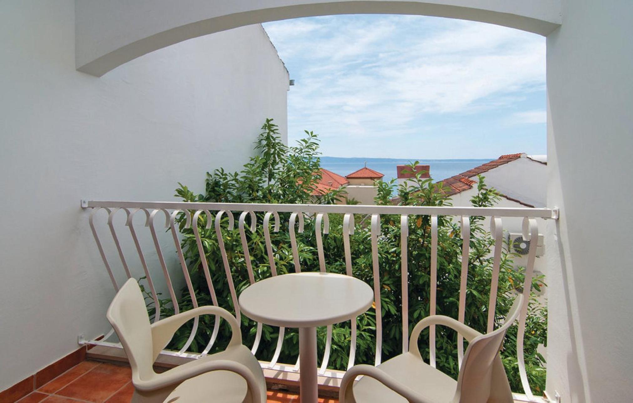 One-Bedroom Apartment with Balcony - Photo 9