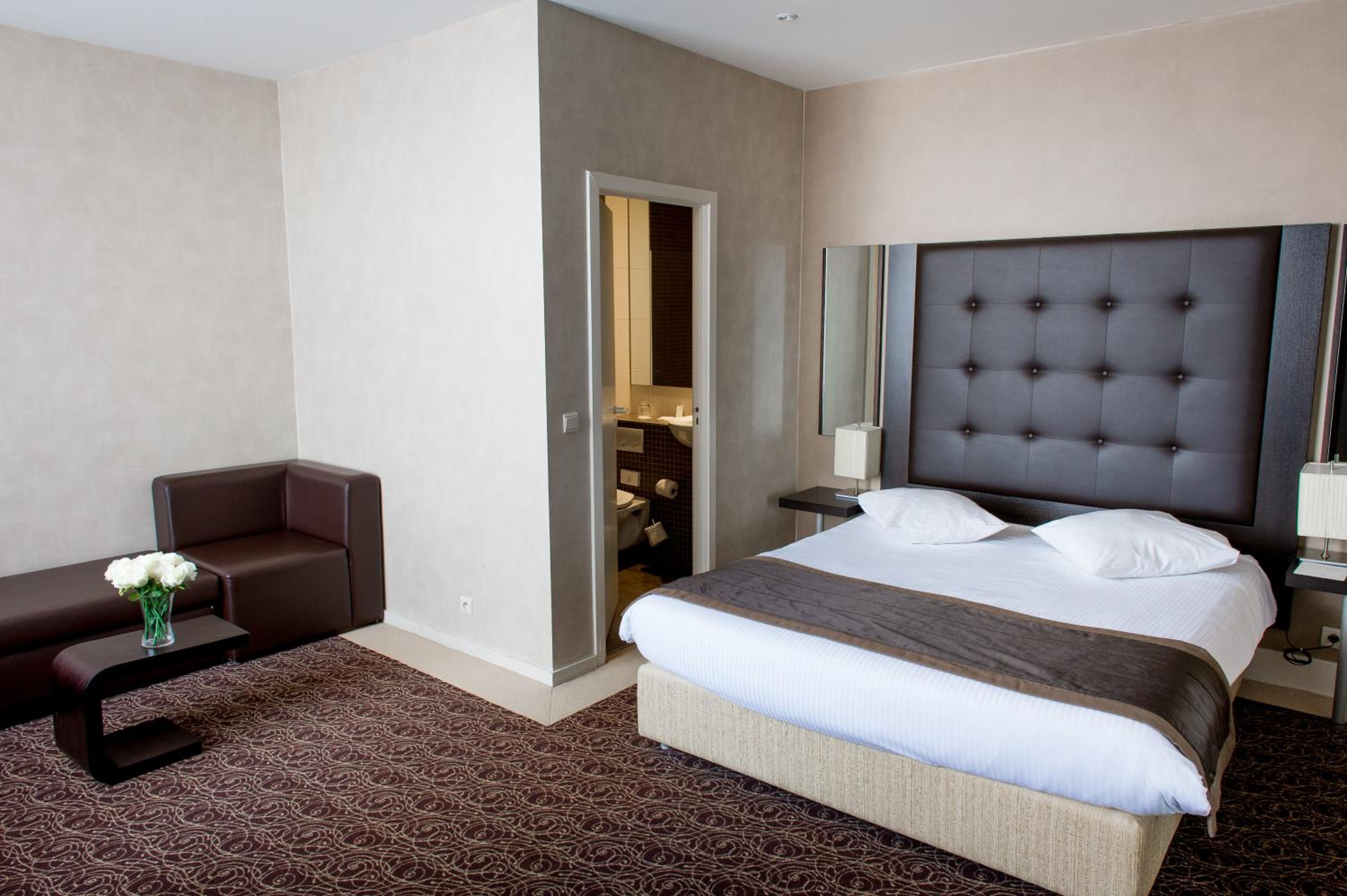 Business Double Room - Photo 1
