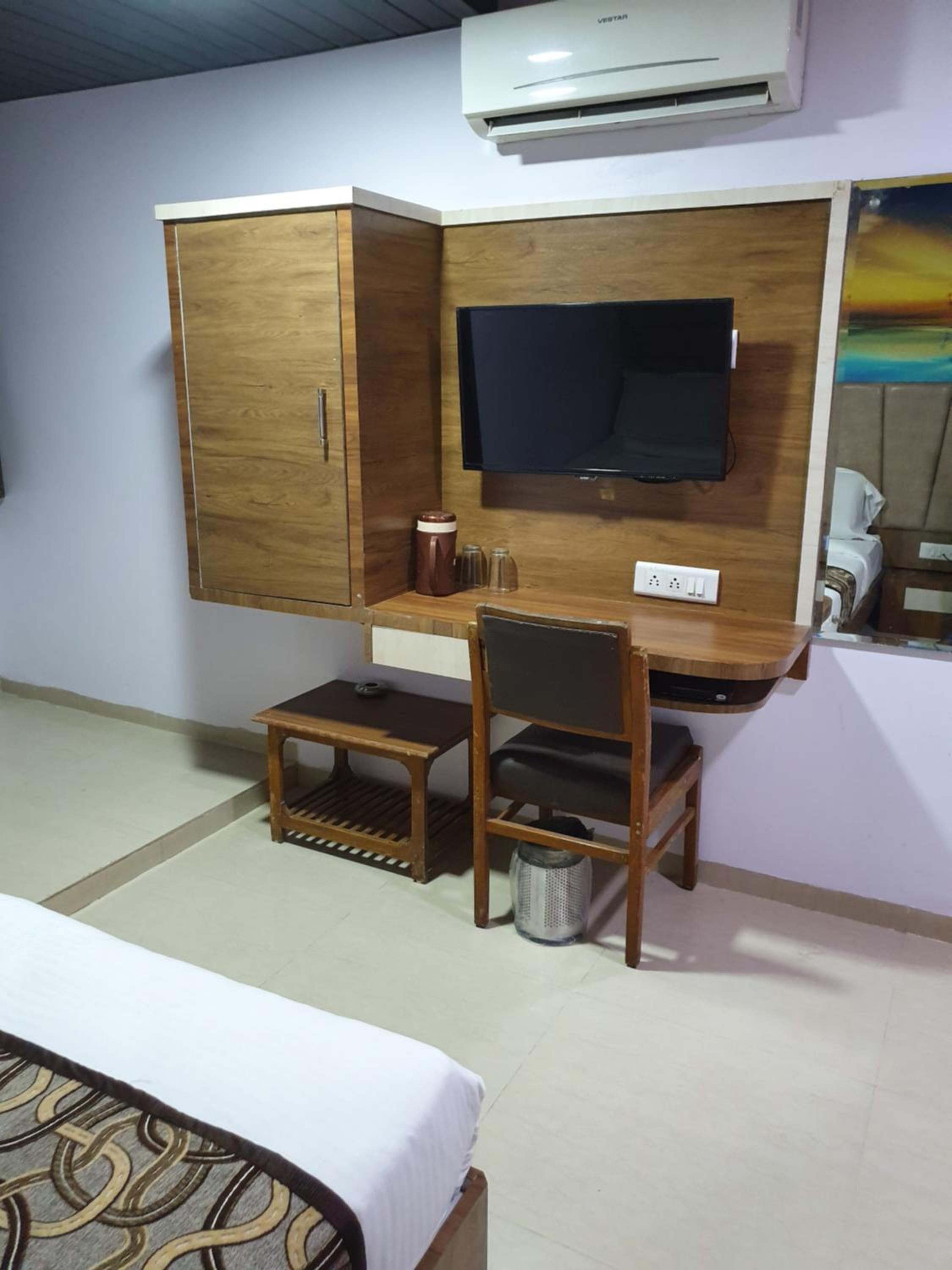 Basic Triple Room photo 3