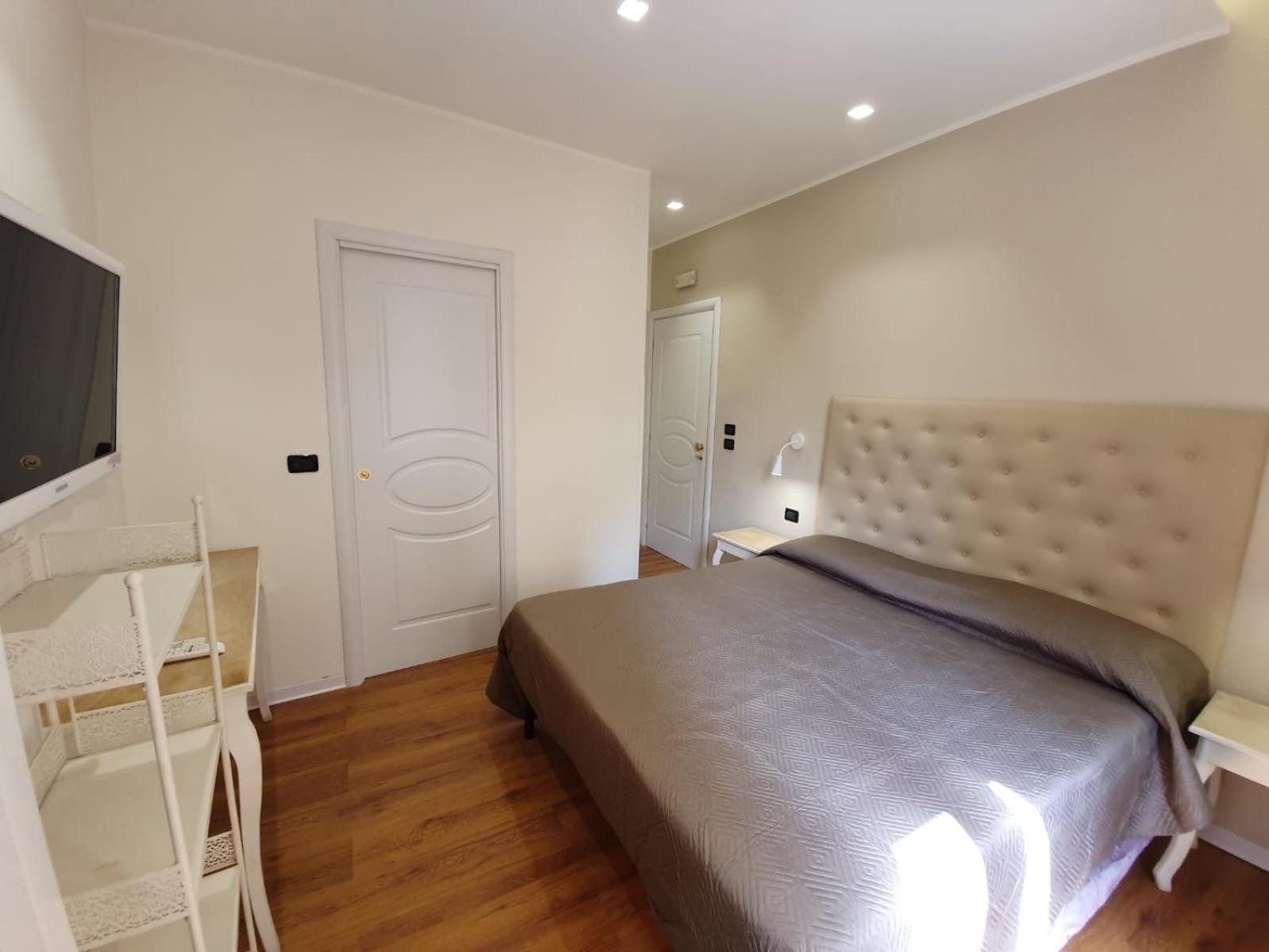 Double or Twin Room photo 3