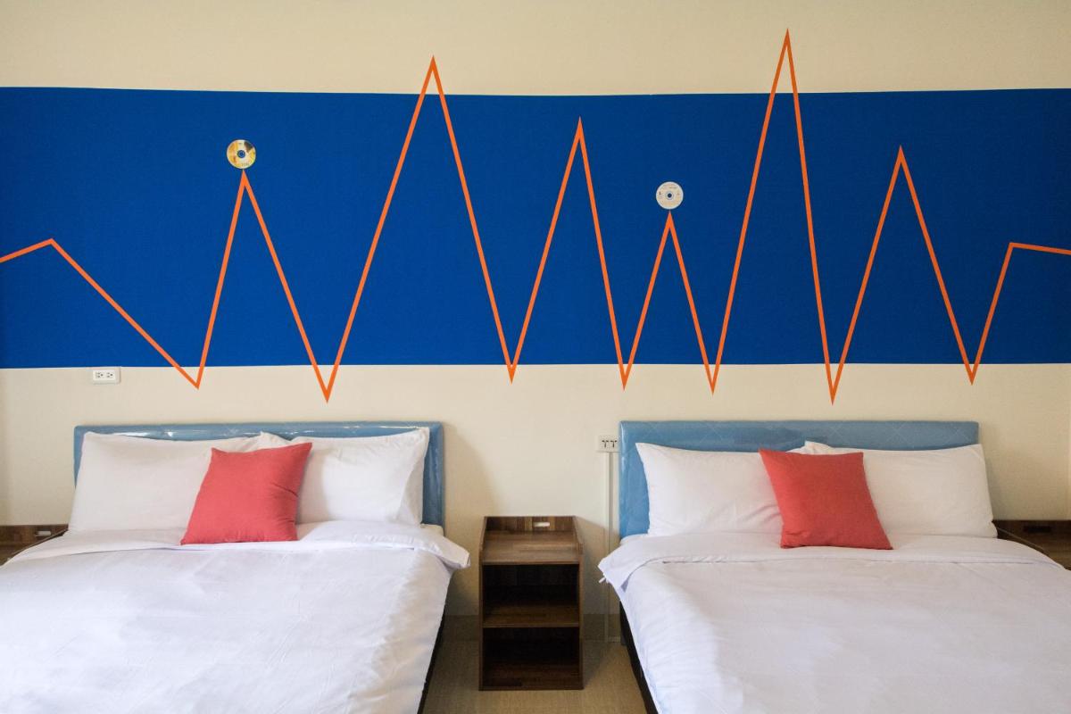 Quadruple Room with Balcony photo 3