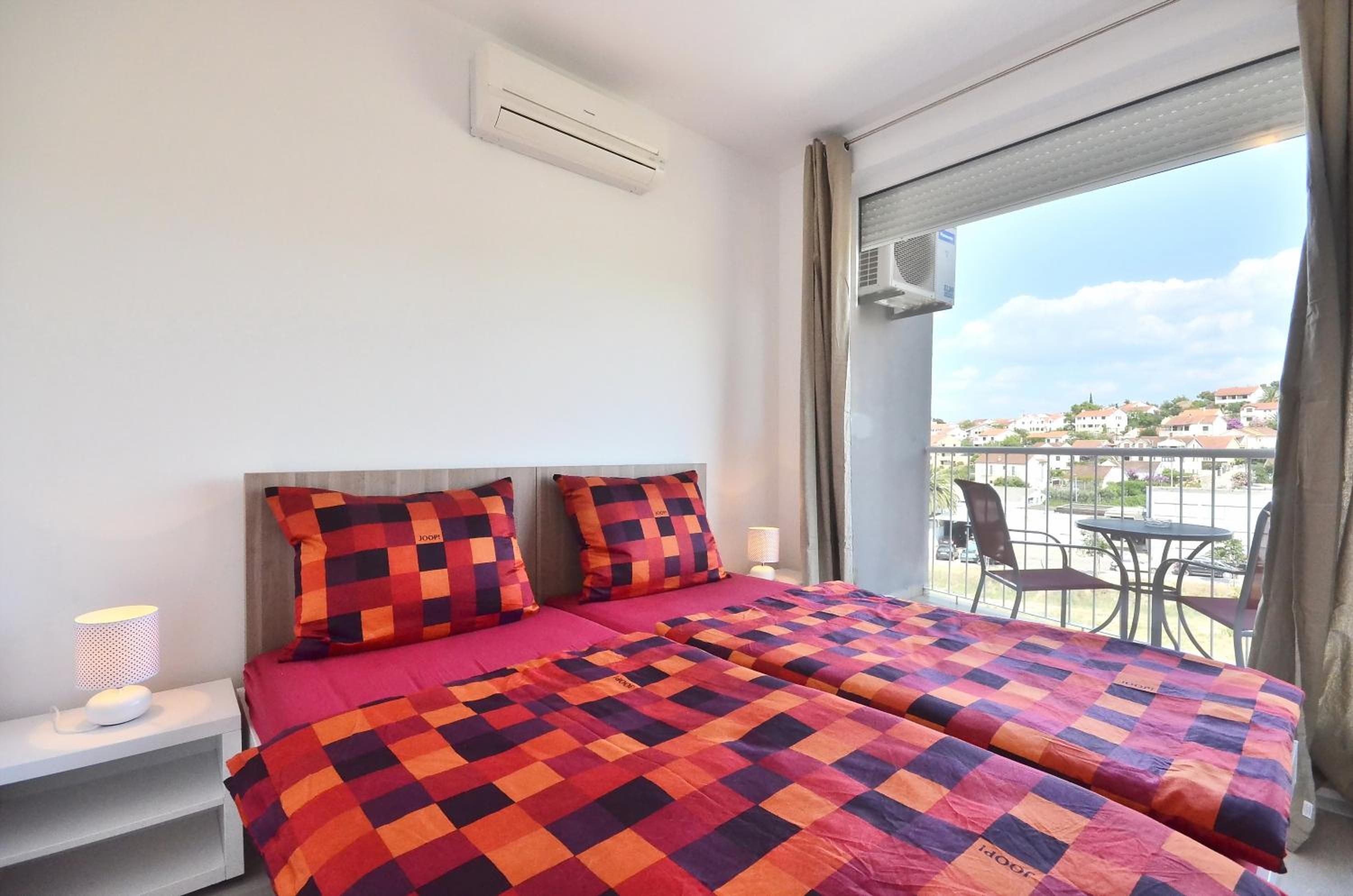 Three-Bedroom Apartment with Balcony photo 1