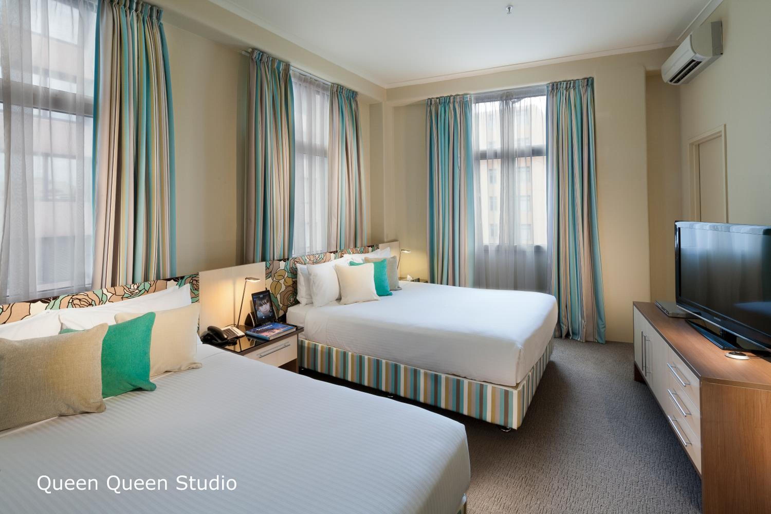 Family Room, 2 Queen Bed thumbnail 5