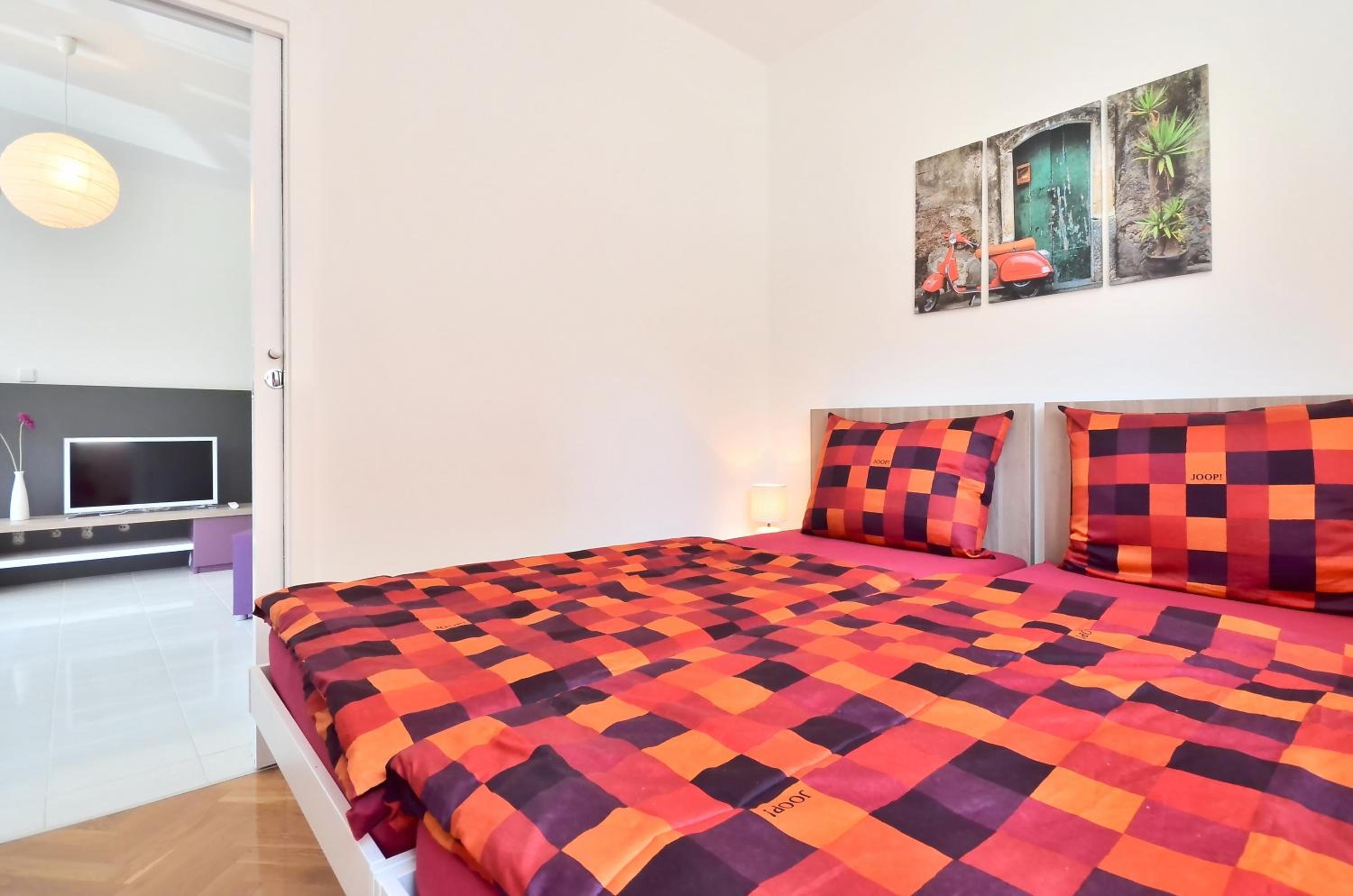 Two-Bedroom Apartment (3 Adults) photo 2